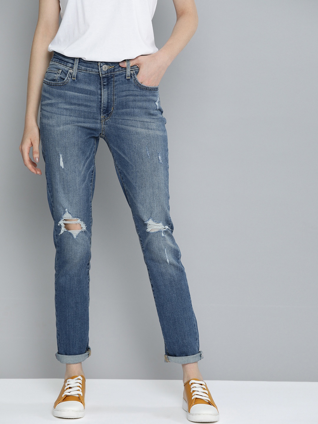 

Levis Women Blue Skinny Fit Slash Knee Light Fade Sustainable Jeans