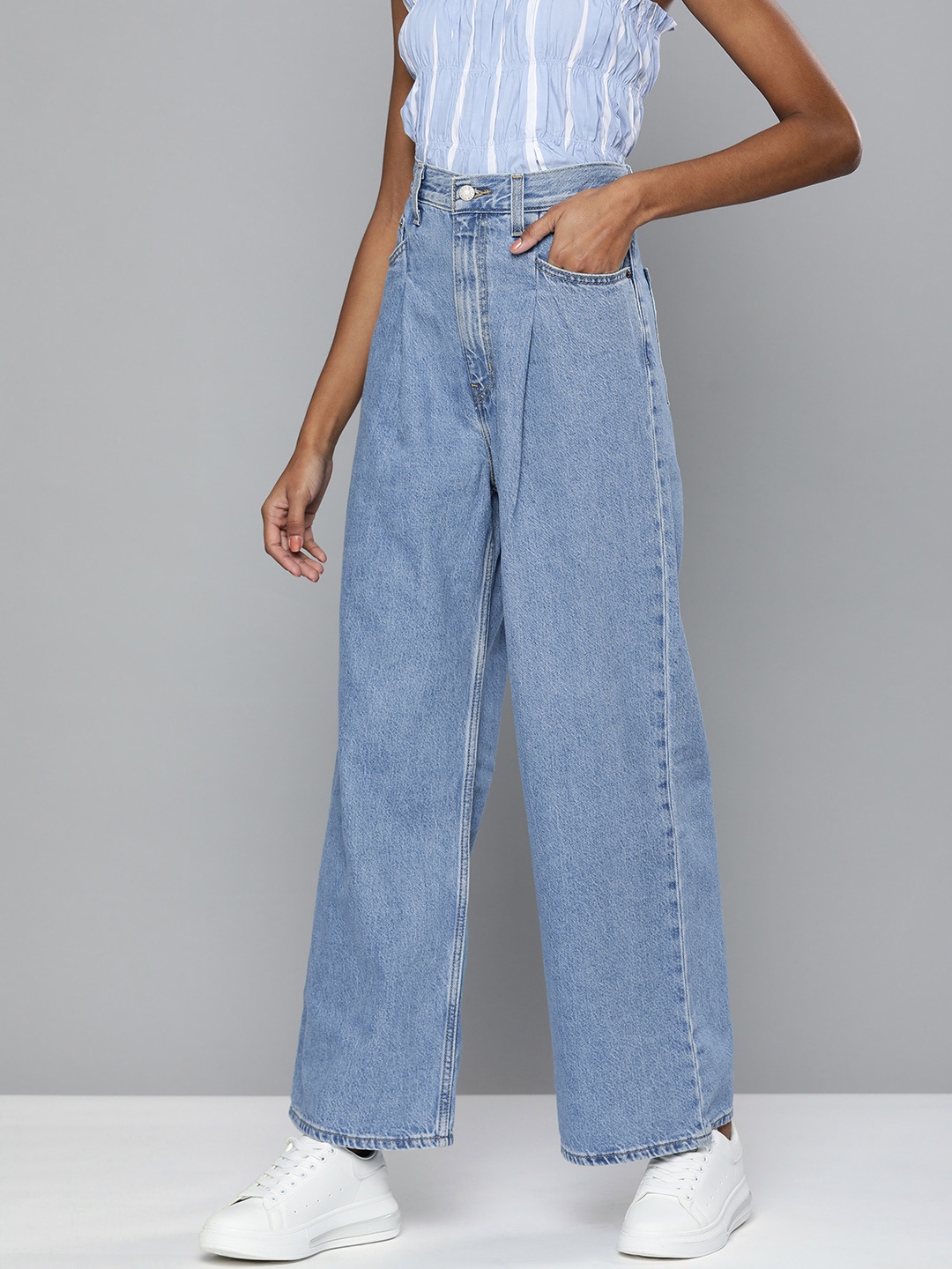 

Levis Women Blue Relaxed Fit Heavy Fade Stretchable Jeans