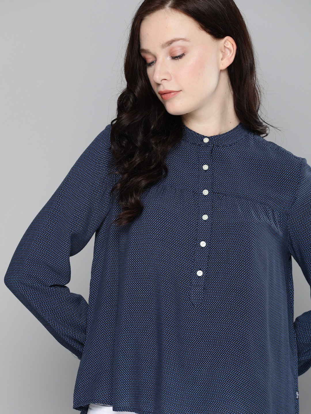 

Levis Navy Blue Mandarin Collar A-Line Top