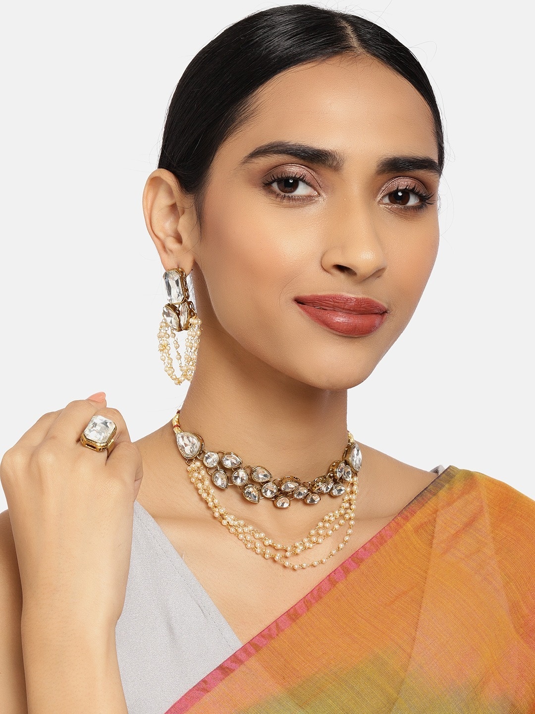

Zaveri Pearls White Gold-Plated Pearls & Stone Studded Jewellery Set