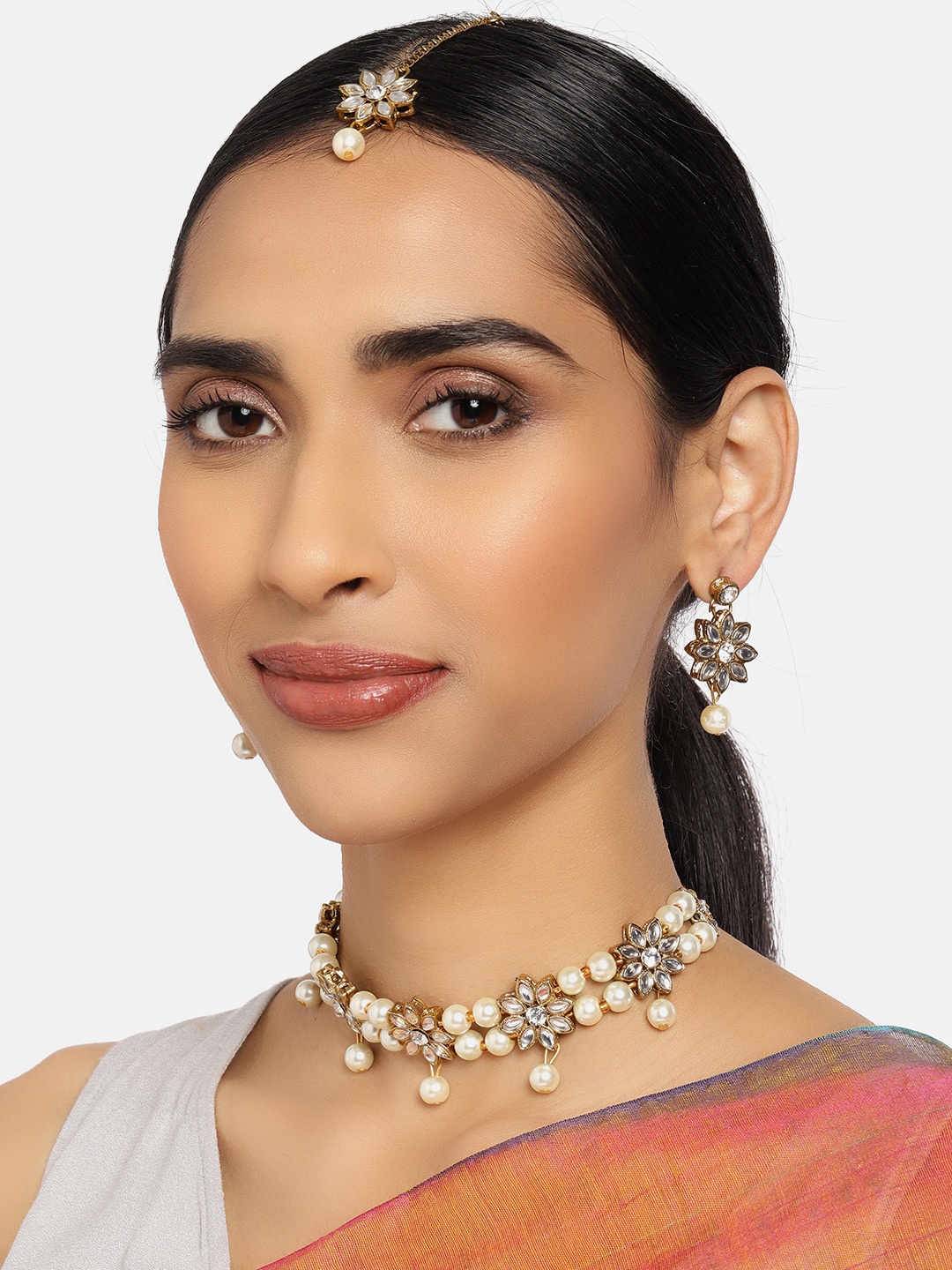 

Zaveri Pearls White Gold-Plated Pearls & Kundan Studded Jewellery Set
