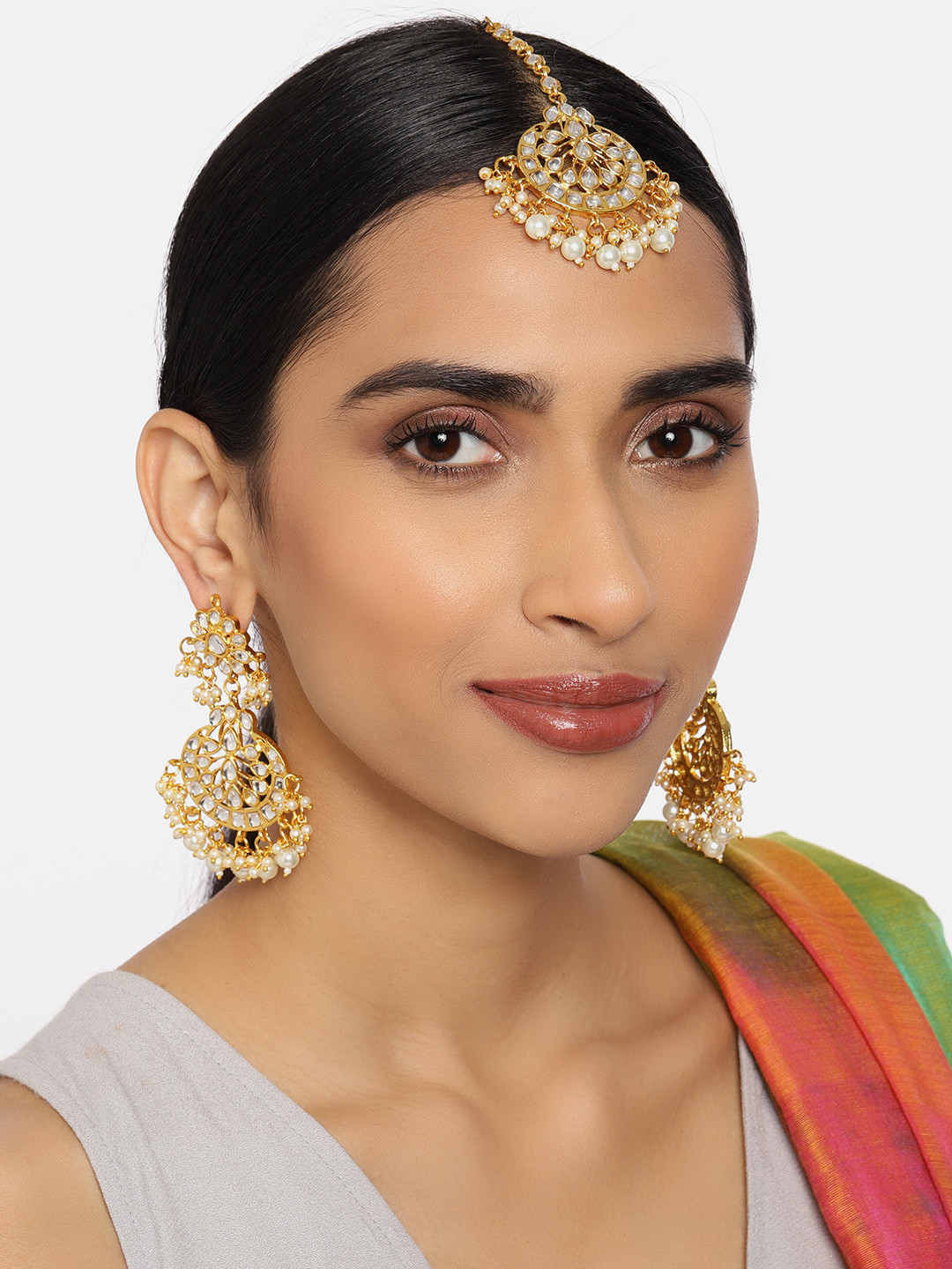 

Zaveri Pearls Gold Toned Kundan & Pearls Jewellery Set