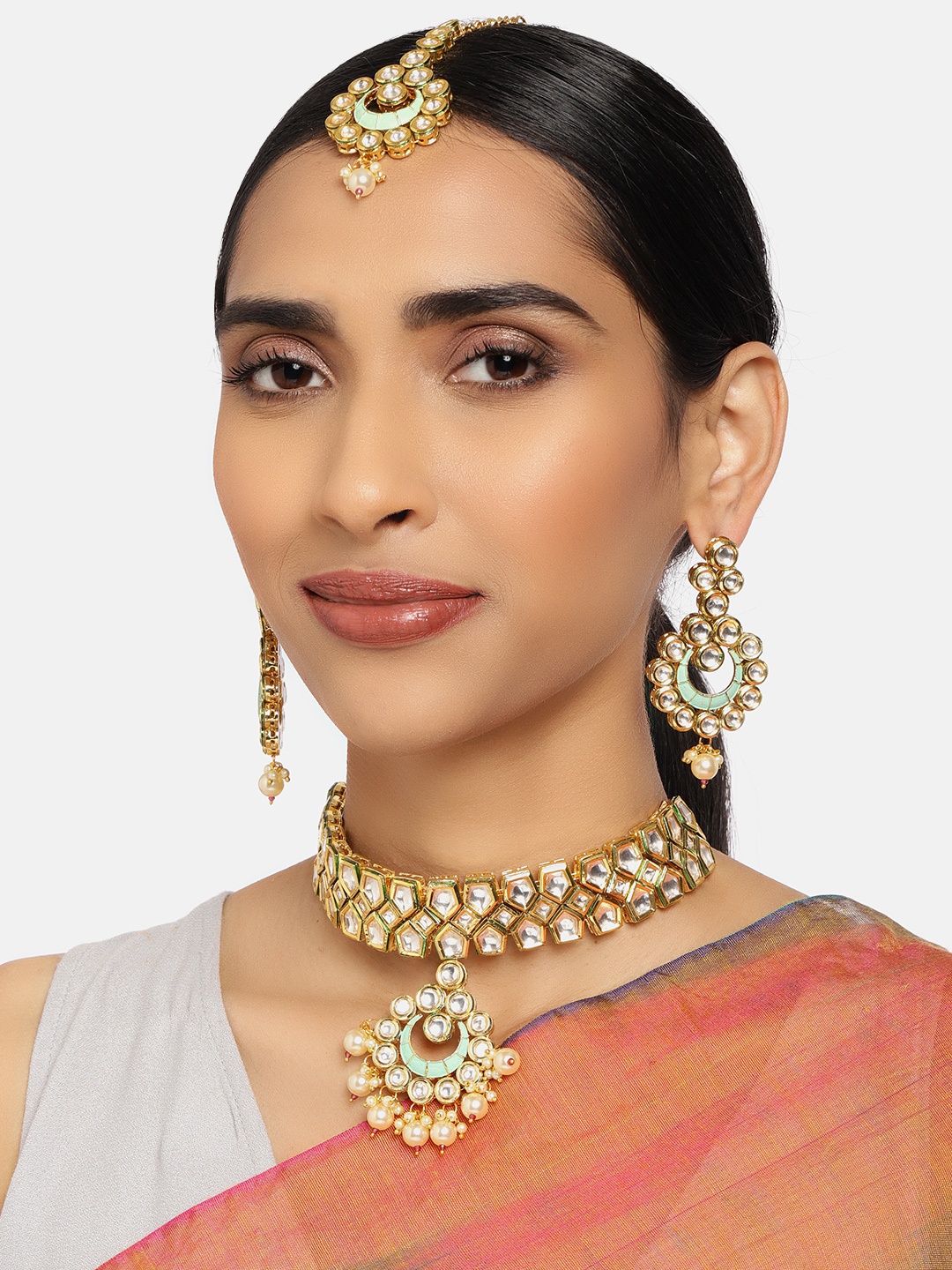 

Zaveri Pearls Green Gold-Plated Meenakari Kundan Studded Jewellery Set