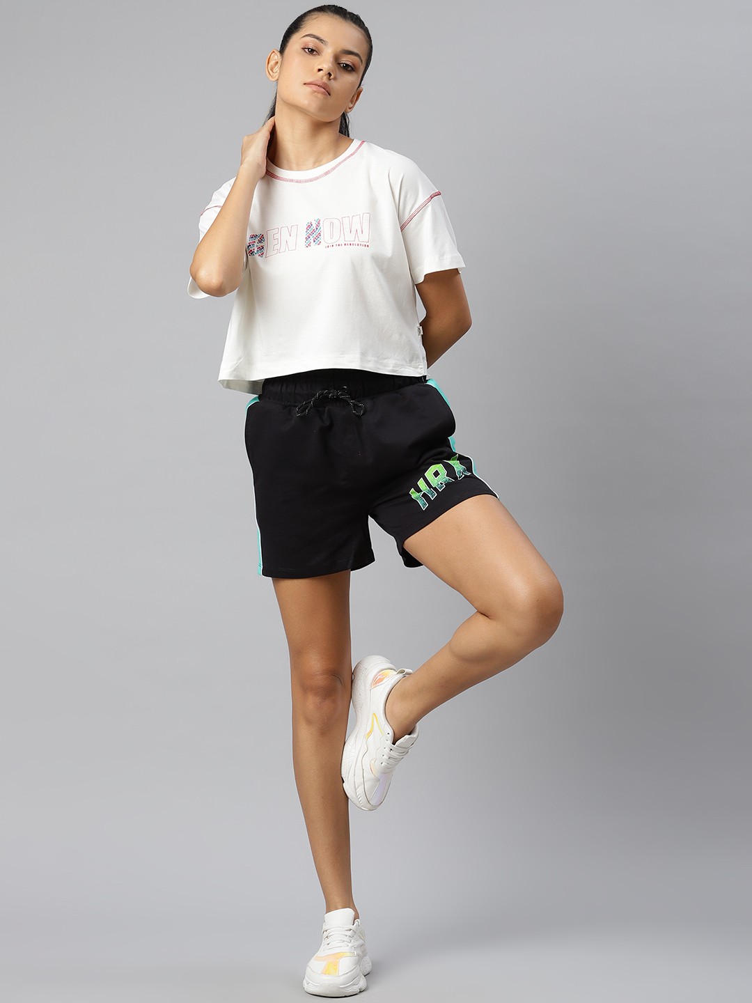 

HRX By Hrithik Roshan Women Jet Black Solid Regular Fit Bio-Wash Lifestyle Shorts