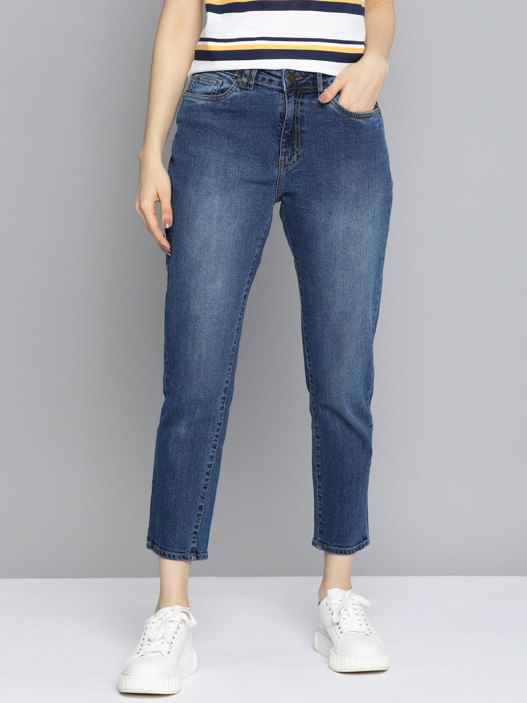 

Mast & Harbour Women Blue Boyfriend Fit Light Fade Stretchable Jeans