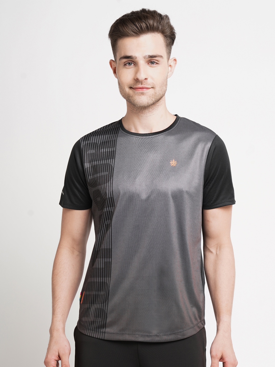 

Cultsport Men Charcoal Grey Brand Logo Print Round Neck T-shirt, Champagne