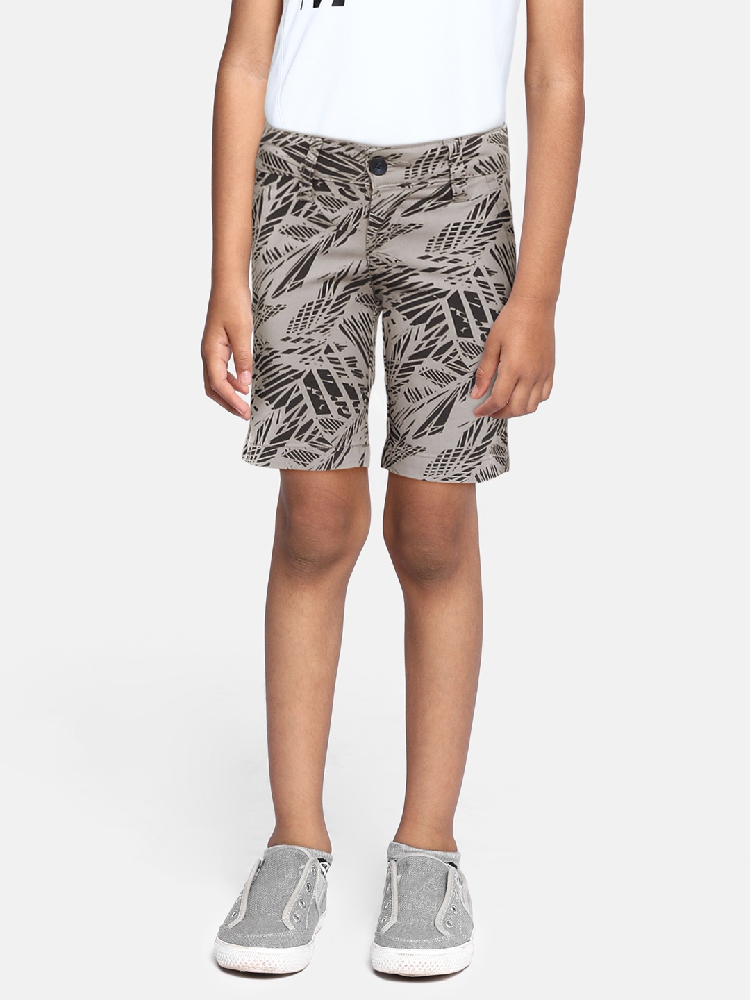 

Pepe Jeans Boys Grey Printed Slim Fit Regular Shorts