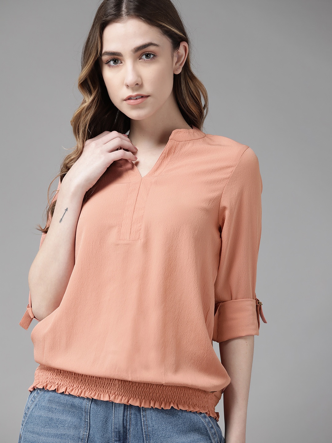 

The Roadster Lifestyle Co Peach-Coloured Solid Mandarin Collar Roll-Up Sleeves Cinched Waist Top