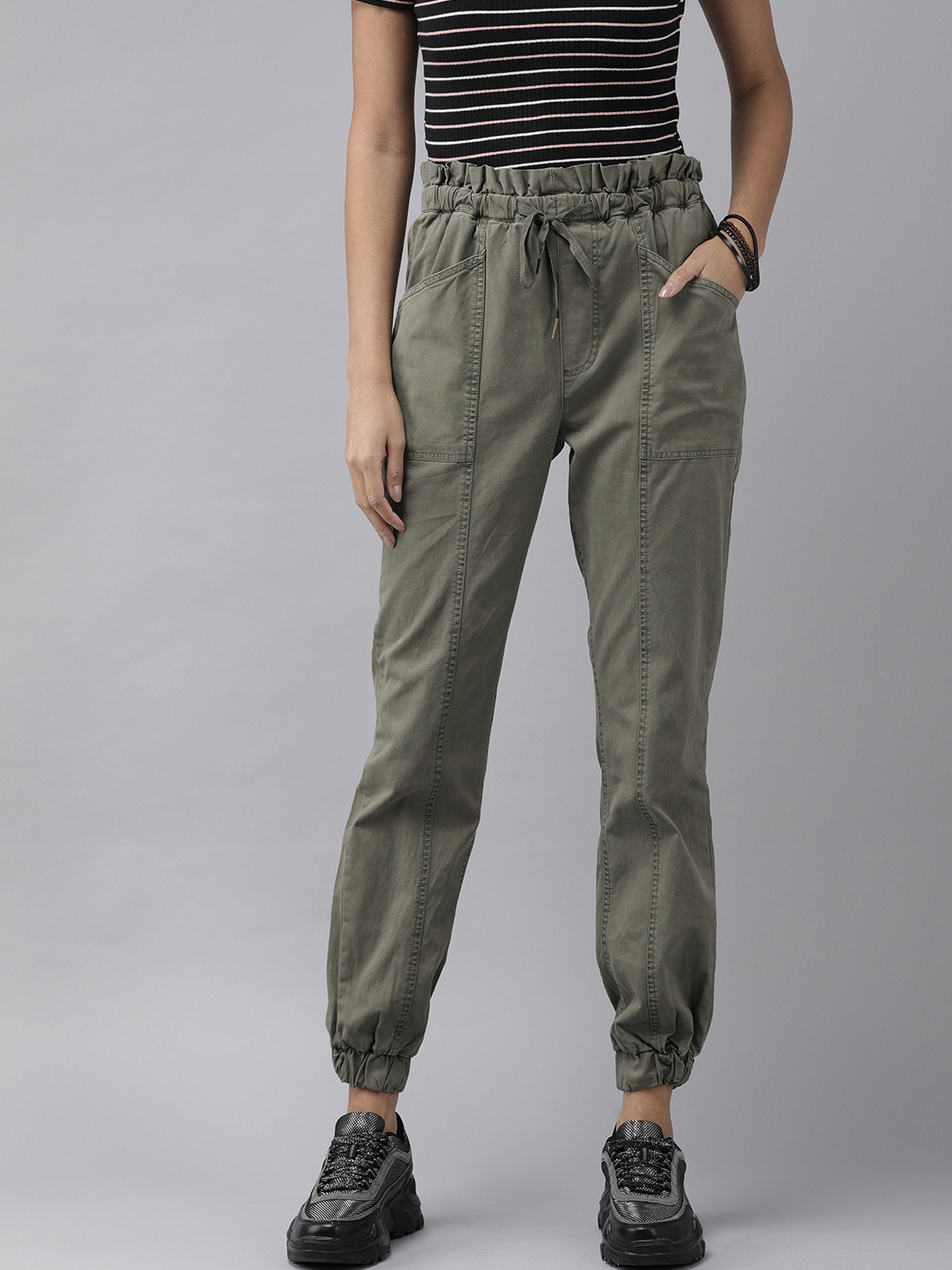 

The Roadster Lifestyle Co Women Green Paper Bag Joggers Trousers