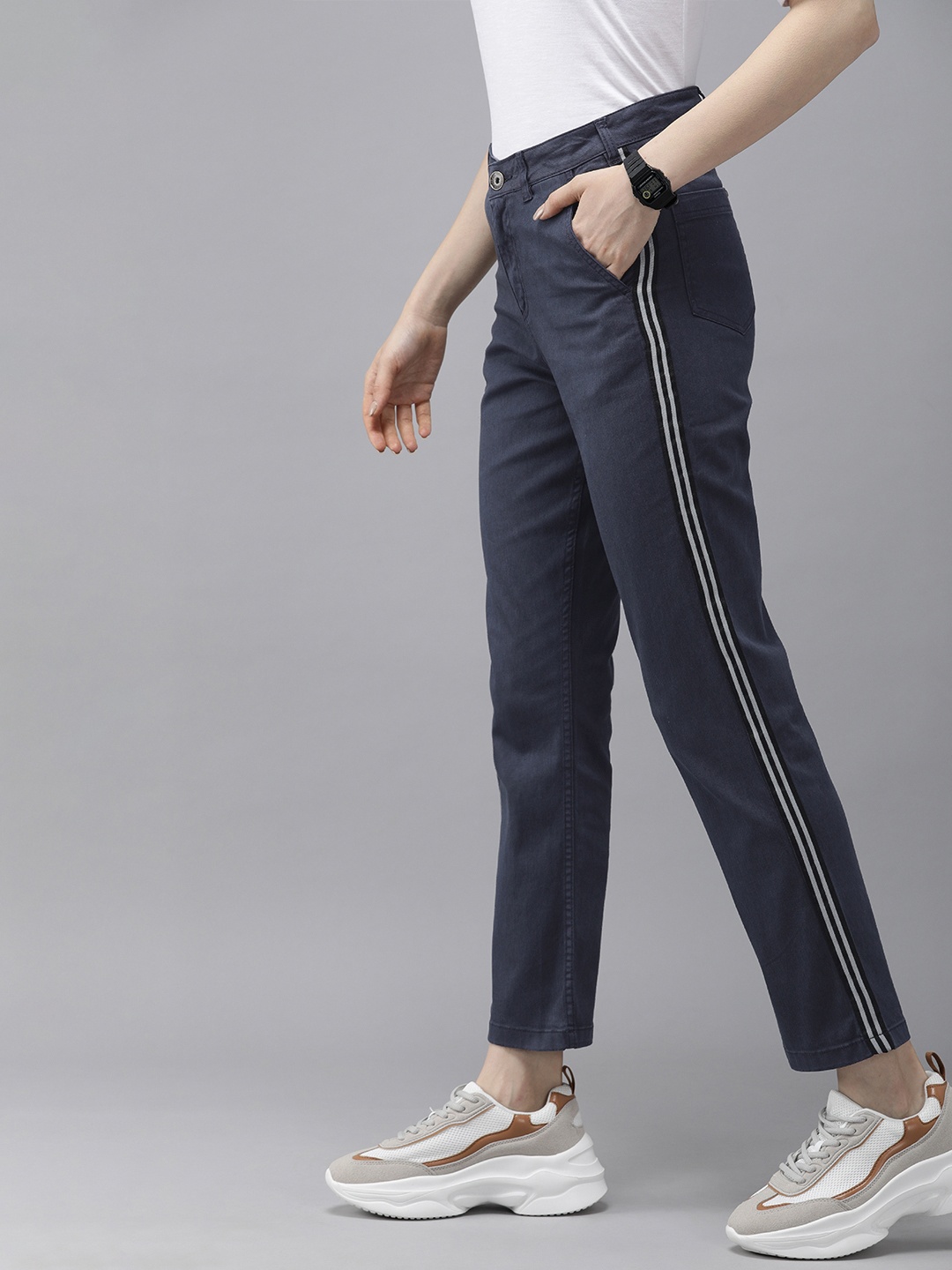 

The Roadster Lifestyle Co Women Blue Pleated Trousers