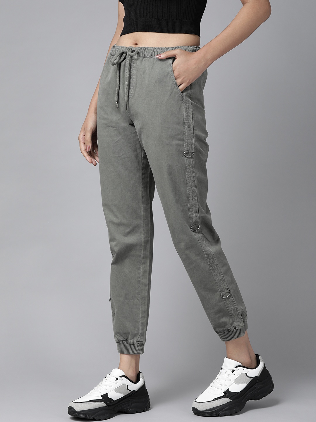 

The Roadster Lifestyle Co Women Olive Green Jogger RegularTrousers