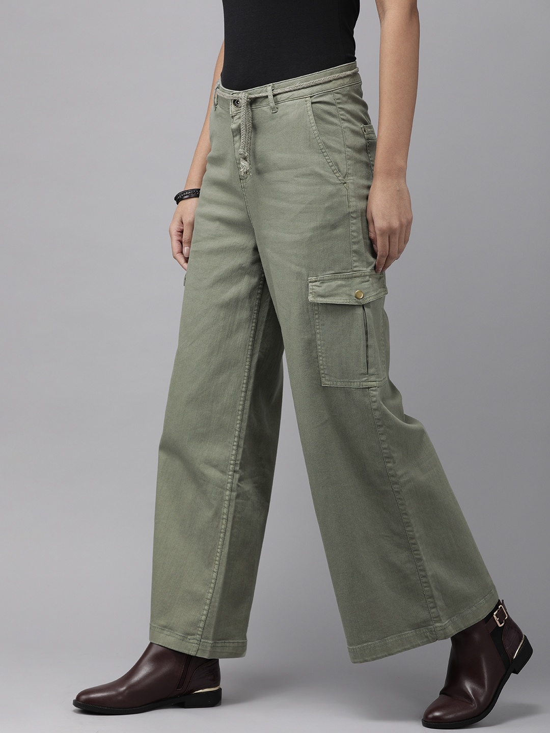 

The Roadster Lifestyle Co Women Olive Green Solid Wide Leg Trousers