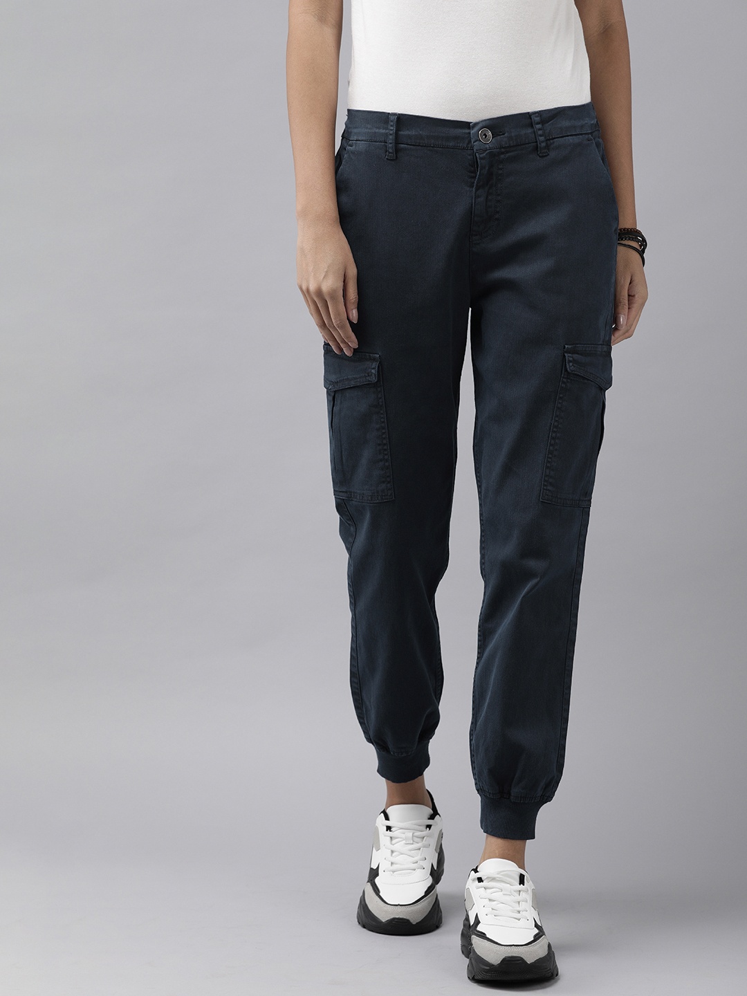 

The Roadster Lifestyle Co Women Navy Blue Acid Joggers Trousers