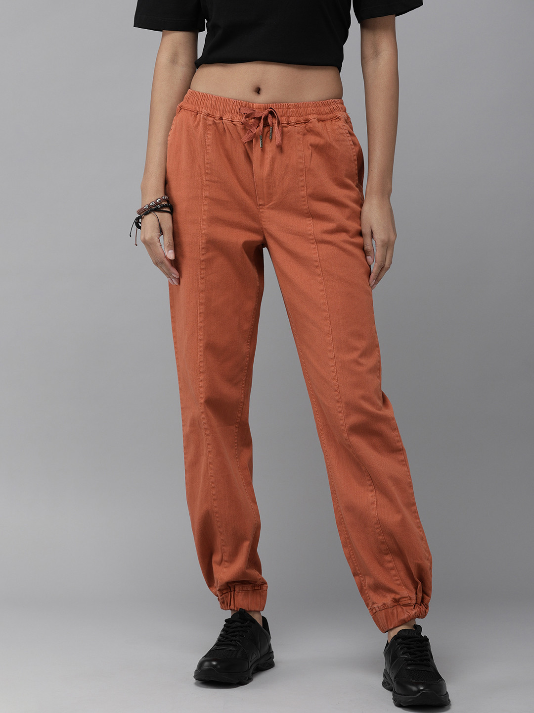 

The Roadster Lifestyle Co Women Brown Washed Pleated Joggers