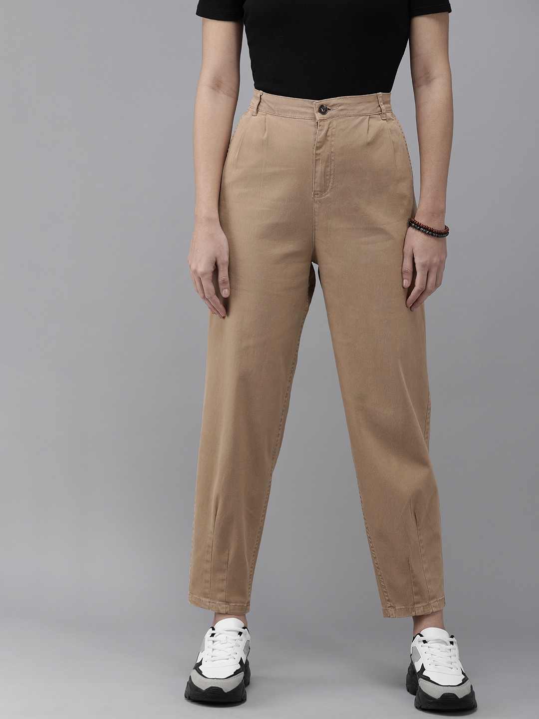 

The Roadster Lifestyle Co Women Beige Pleated Chinos