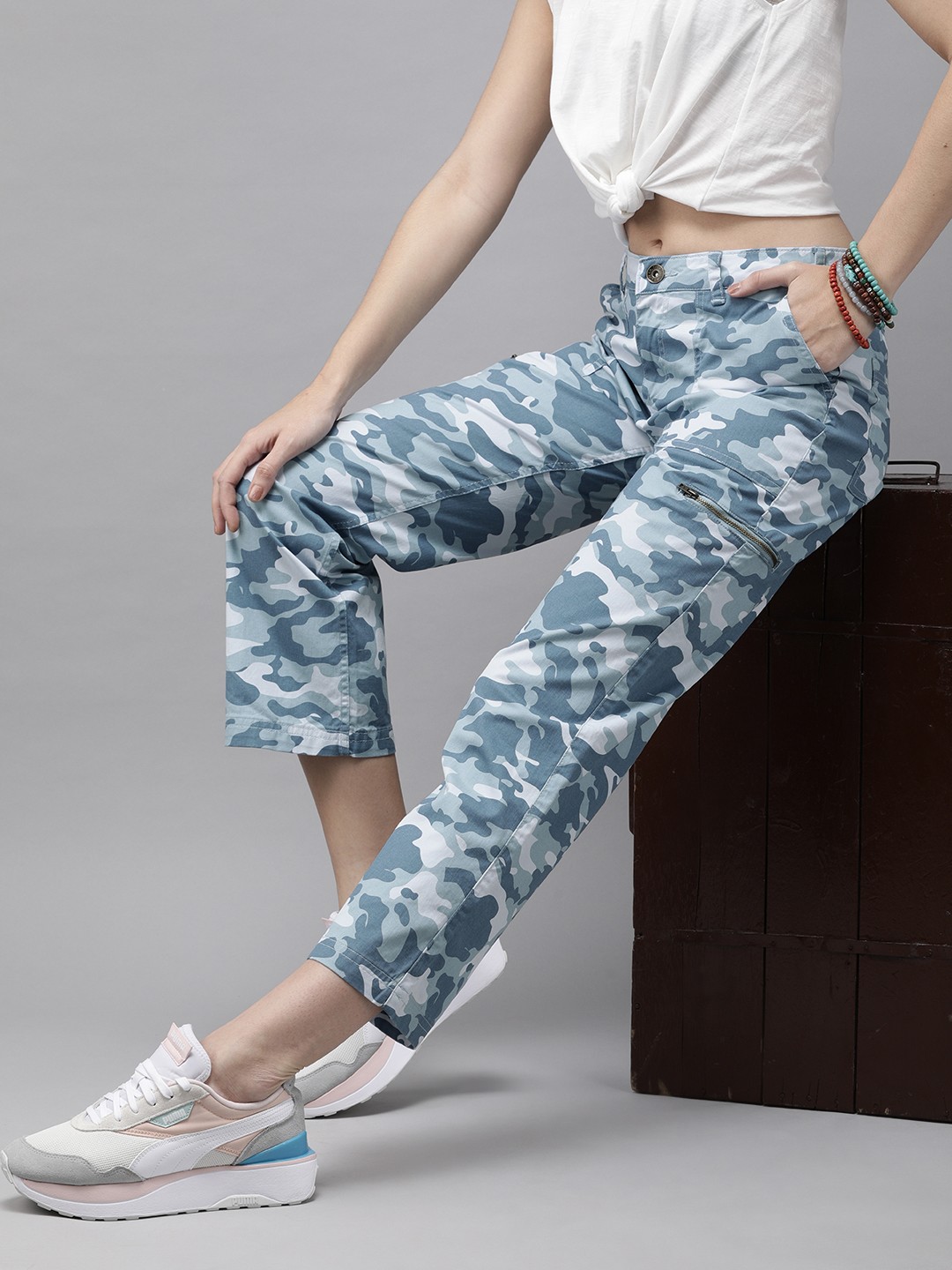 

The Roadster Lifestyle Co Women Blue Off-White Camouflage Printed Cropped Cargo Trousers
