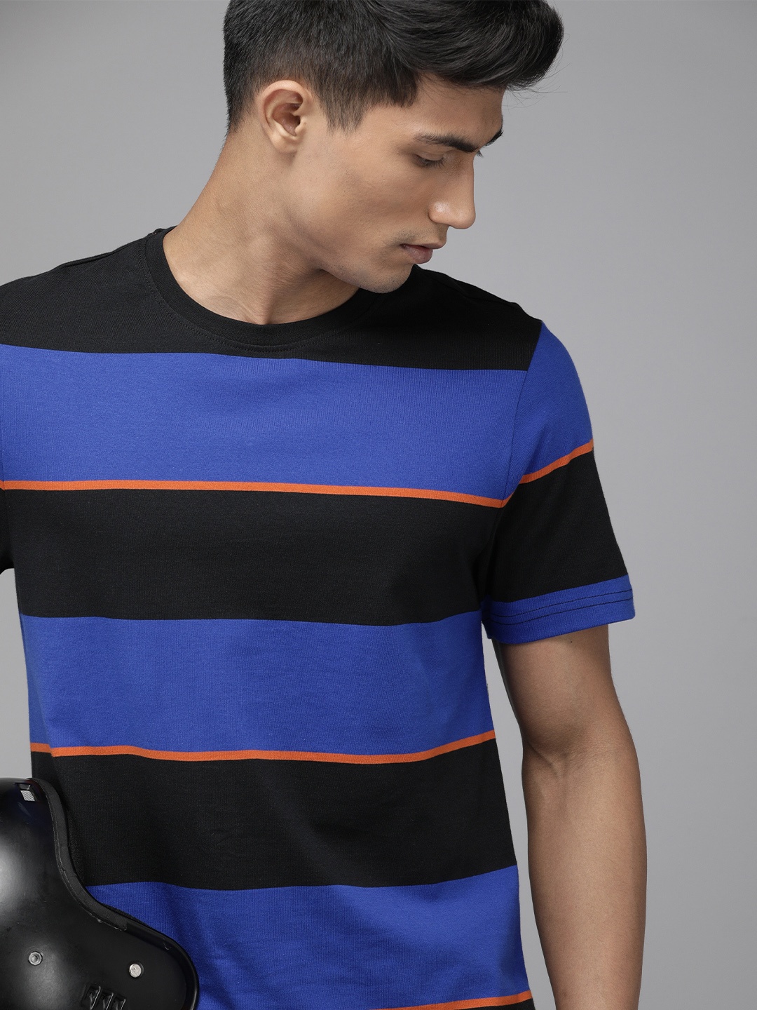 

The Roadster Lifestyle Co Men Blue Black Striped Round Neck Pure Cotton T-shirt