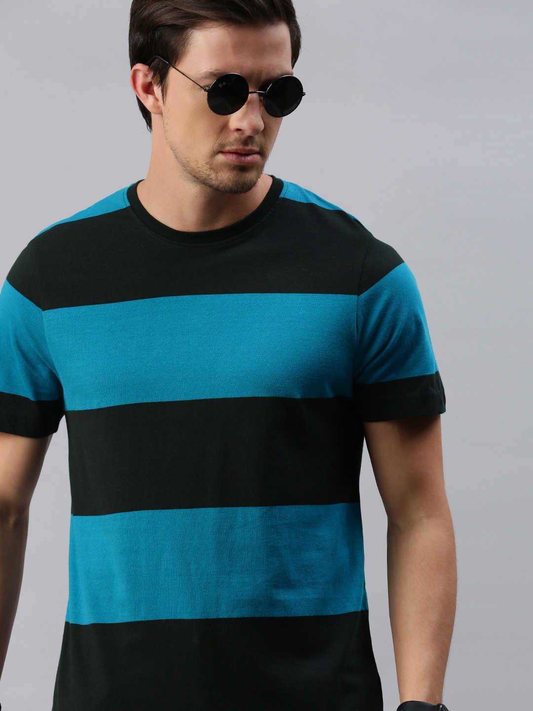 

The Roadster Lifestyle Co Men Blue Striped Round Neck Pure Cotton T-shirt
