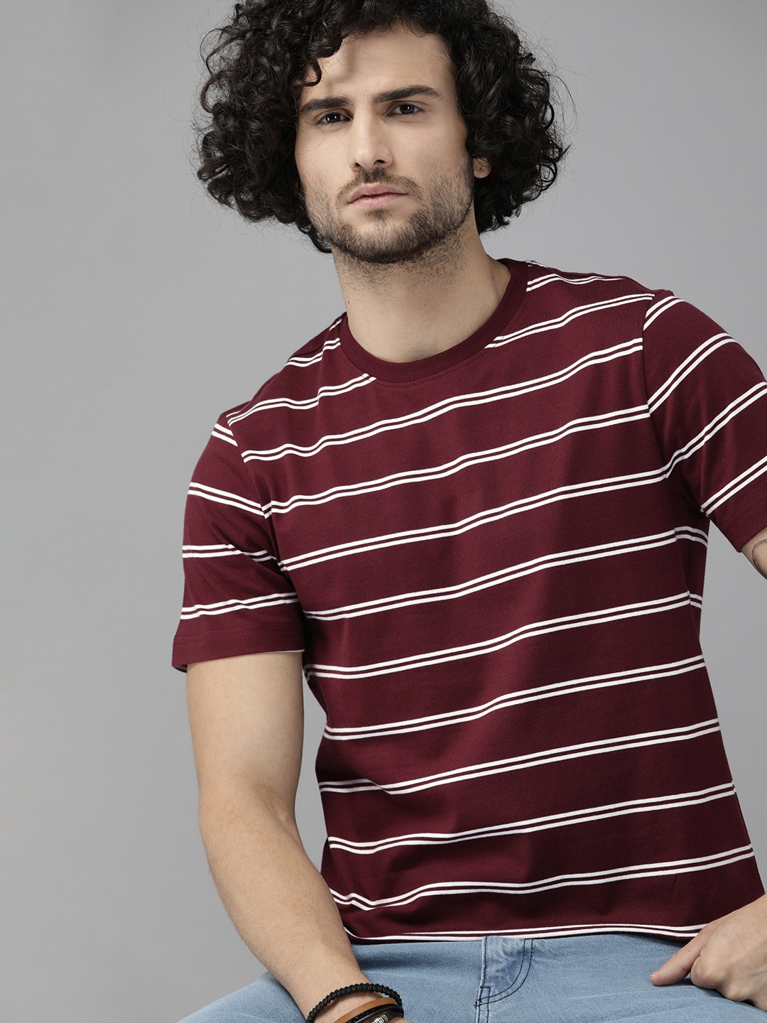 

The Roadster Lifestyle Co Men Maroon White Striped Round Neck Pure Cotton T-shirt