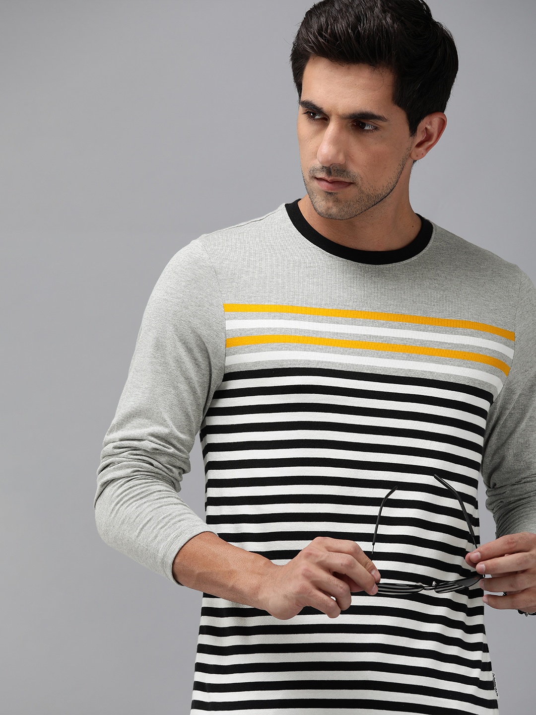 

The Roadster Lifestyle Co Men Grey Melange Striped Round Neck Pure Cotton T-shirt