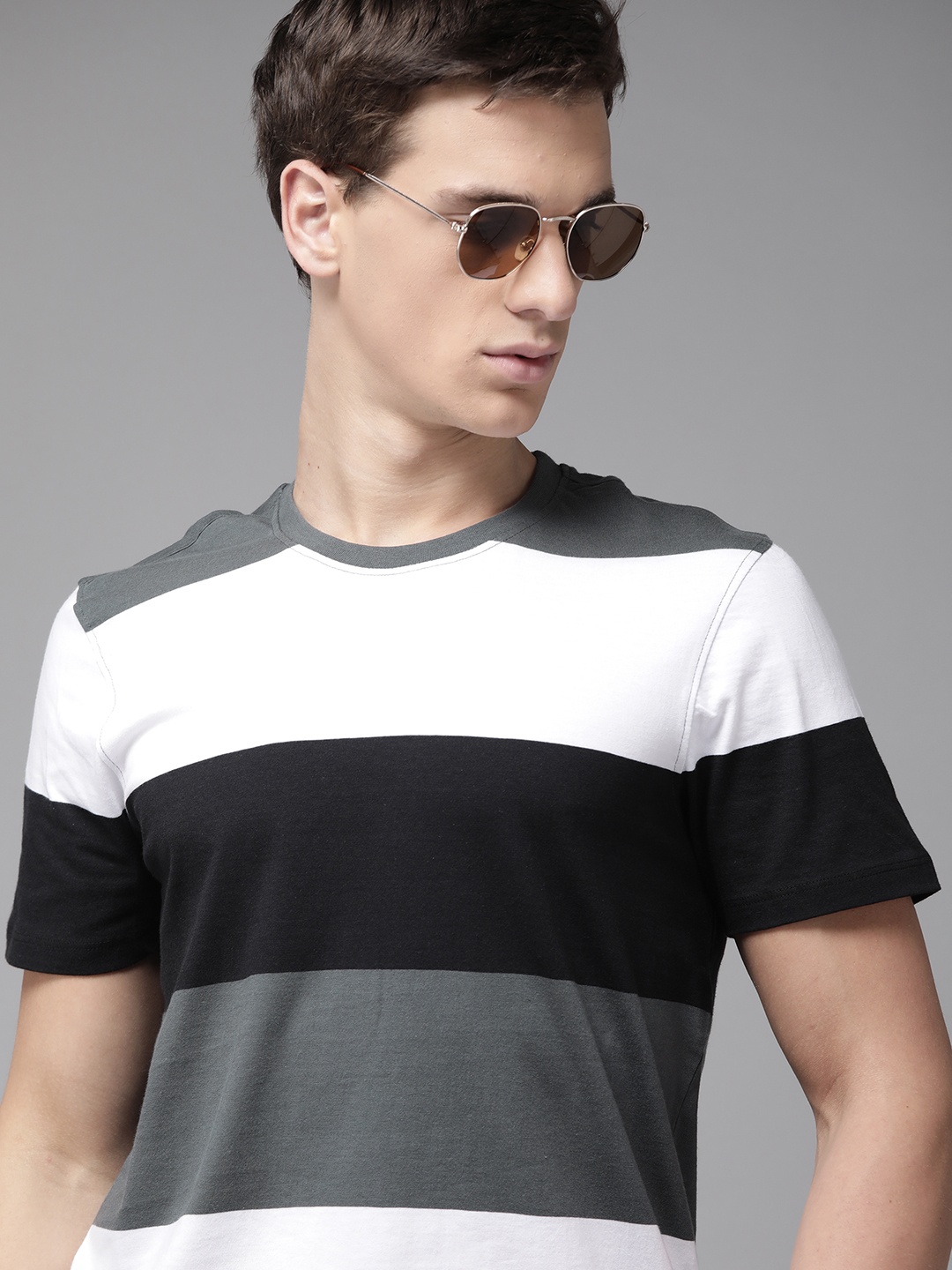

The Roadster Lifestyle Co Men White & Grey Striped Pure Cotton Round Neck T-shirt