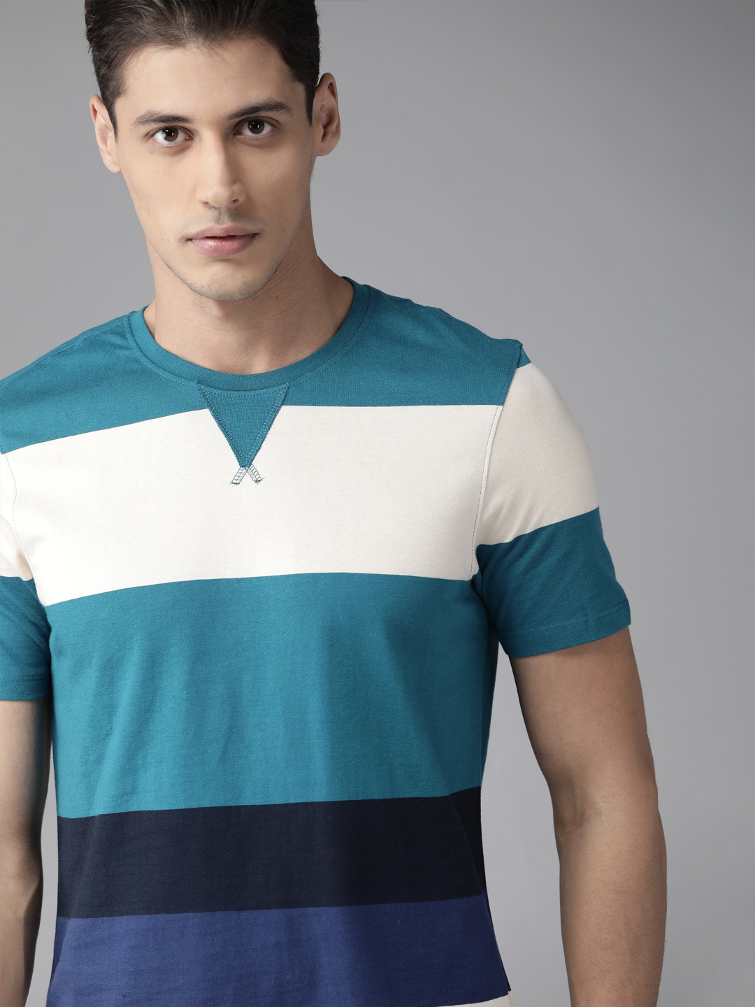 

The Roadster Lifestyle Co Men Blue & White Pure Cotton Striped T-shirt