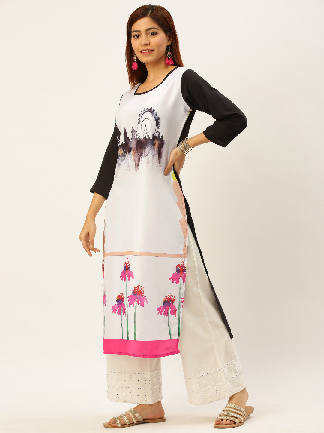 

Rajnandini Women White & Black Colourblocked Straight Kurta