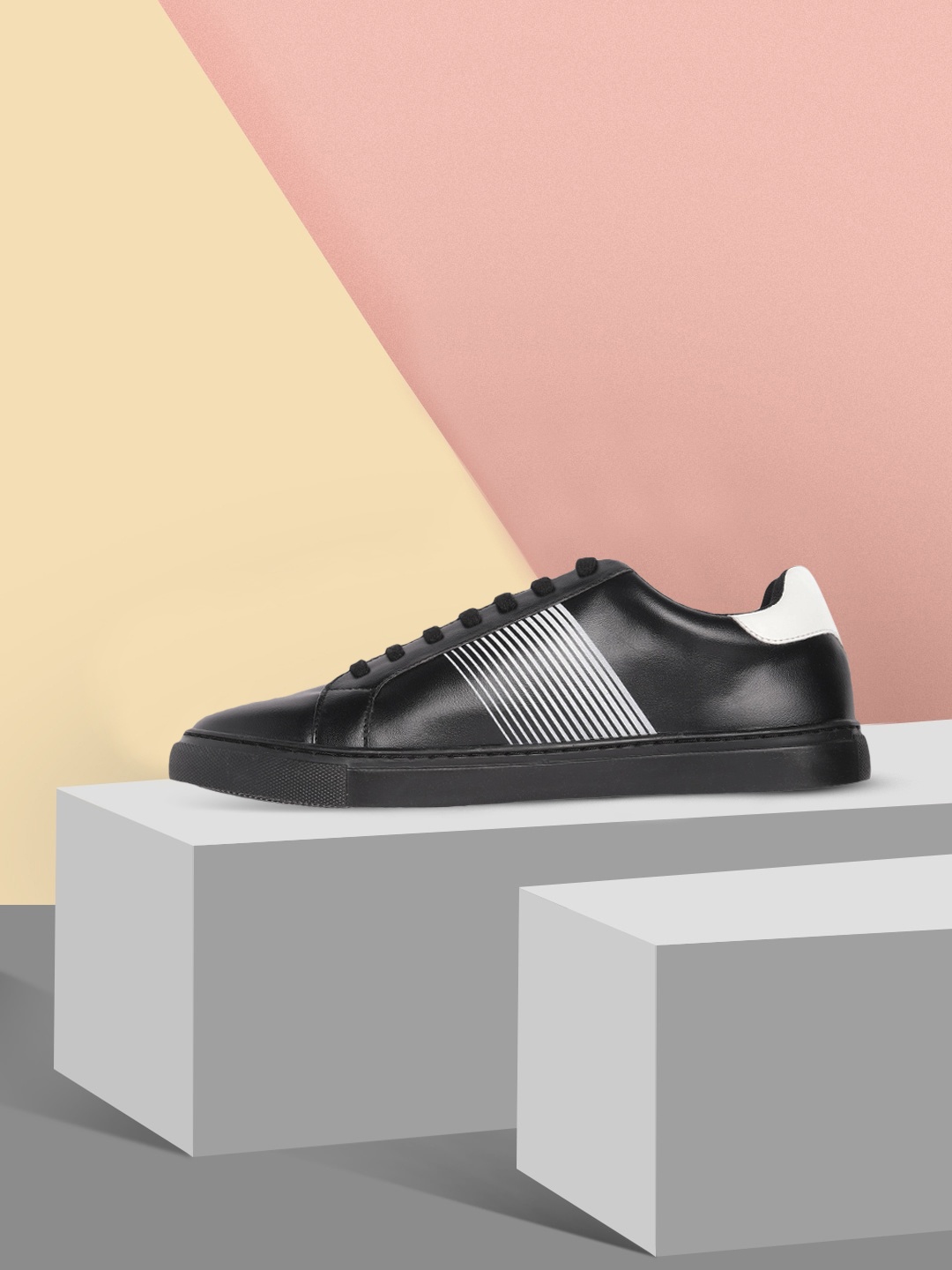 

Mast & Harbour Men Black & White Striped Detail Sneakers