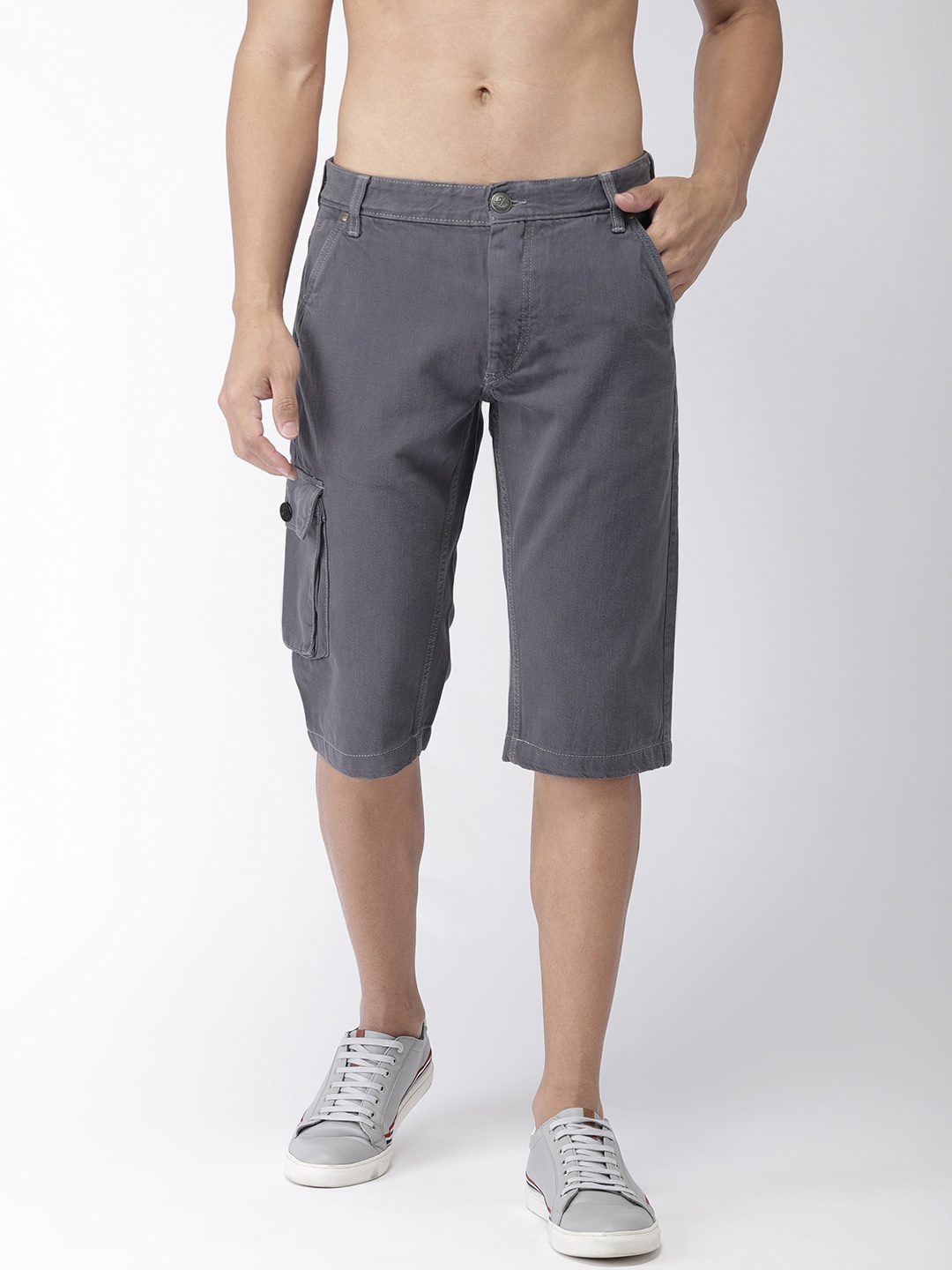 

Flying Machine Men Grey Solid Denim Shorts