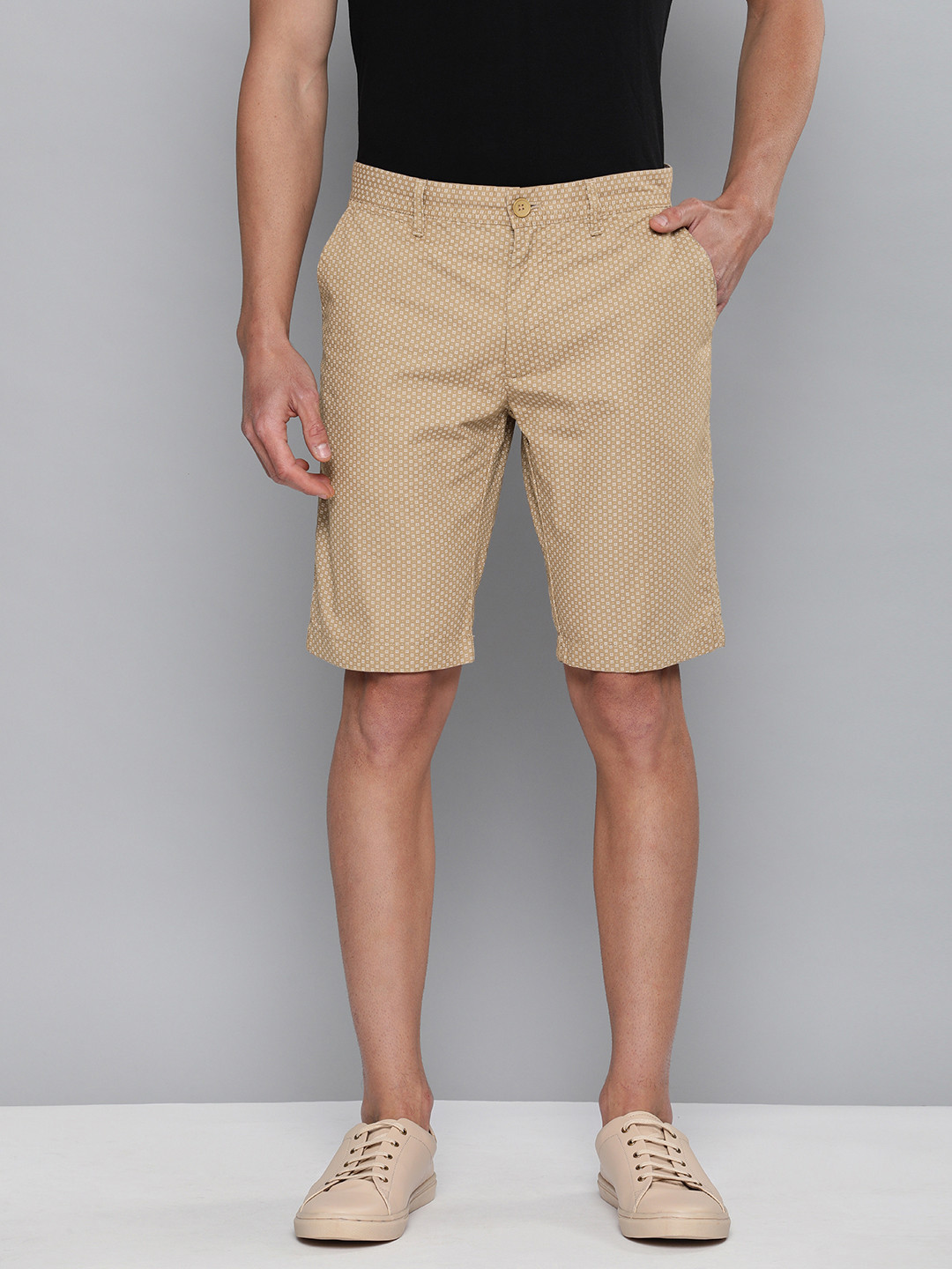 

Indian Terrain Men Khaki & White Printed Slim Fit Chino Shorts