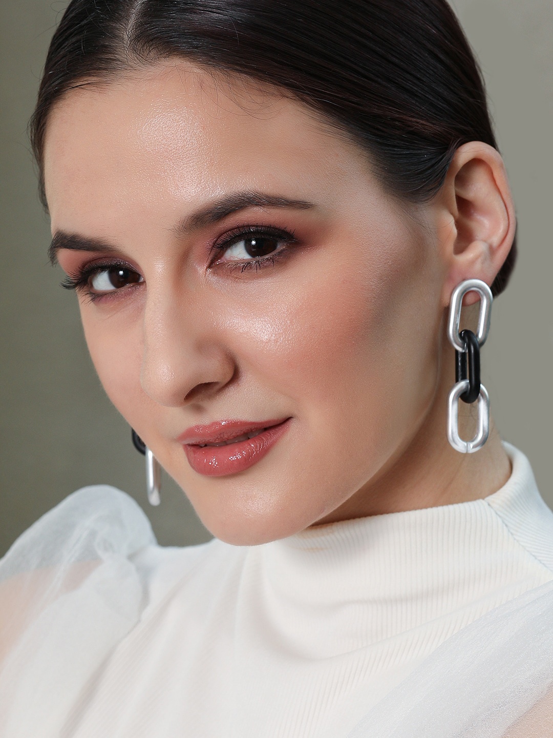 

TOKYO TALKIES X rubans FASHION ACCESSORIES Silver-Toned & Black Contemporary Drop Earrings