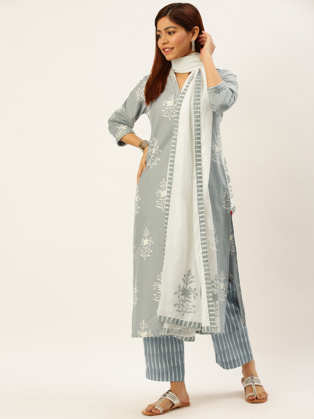 

FLAVIDO Women Grey & White Printed Kurta with Palazzos & Dupatta