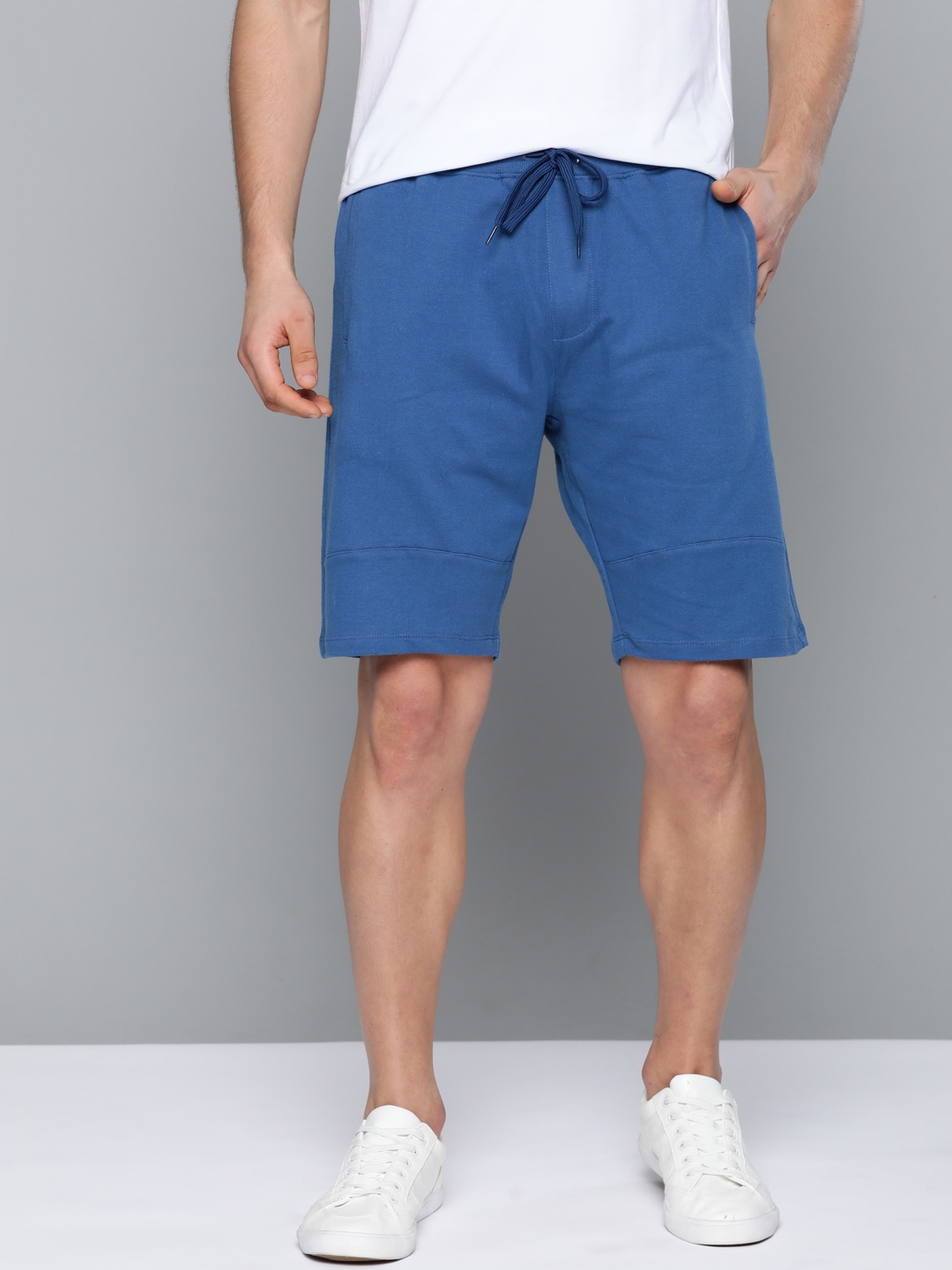 

Mast & Harbour Men Blue Cotton Solid Regular Fit Shorts