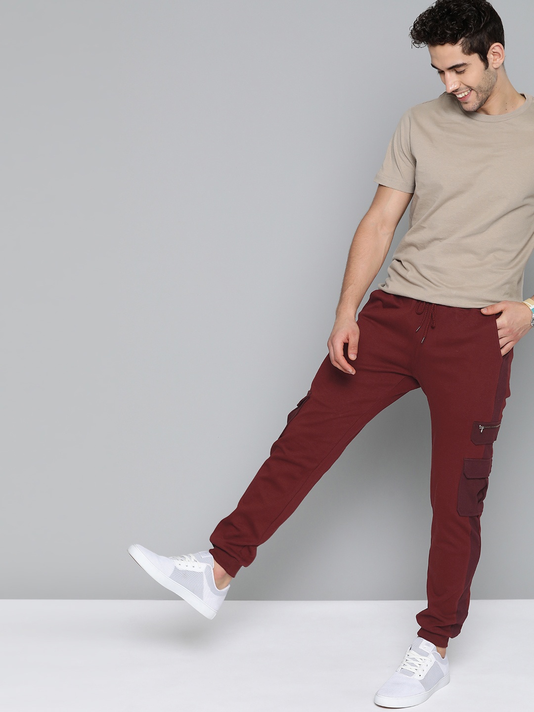 

Mast & Harbour Men Maroon Solid Cotton Utility Cargo Joggers