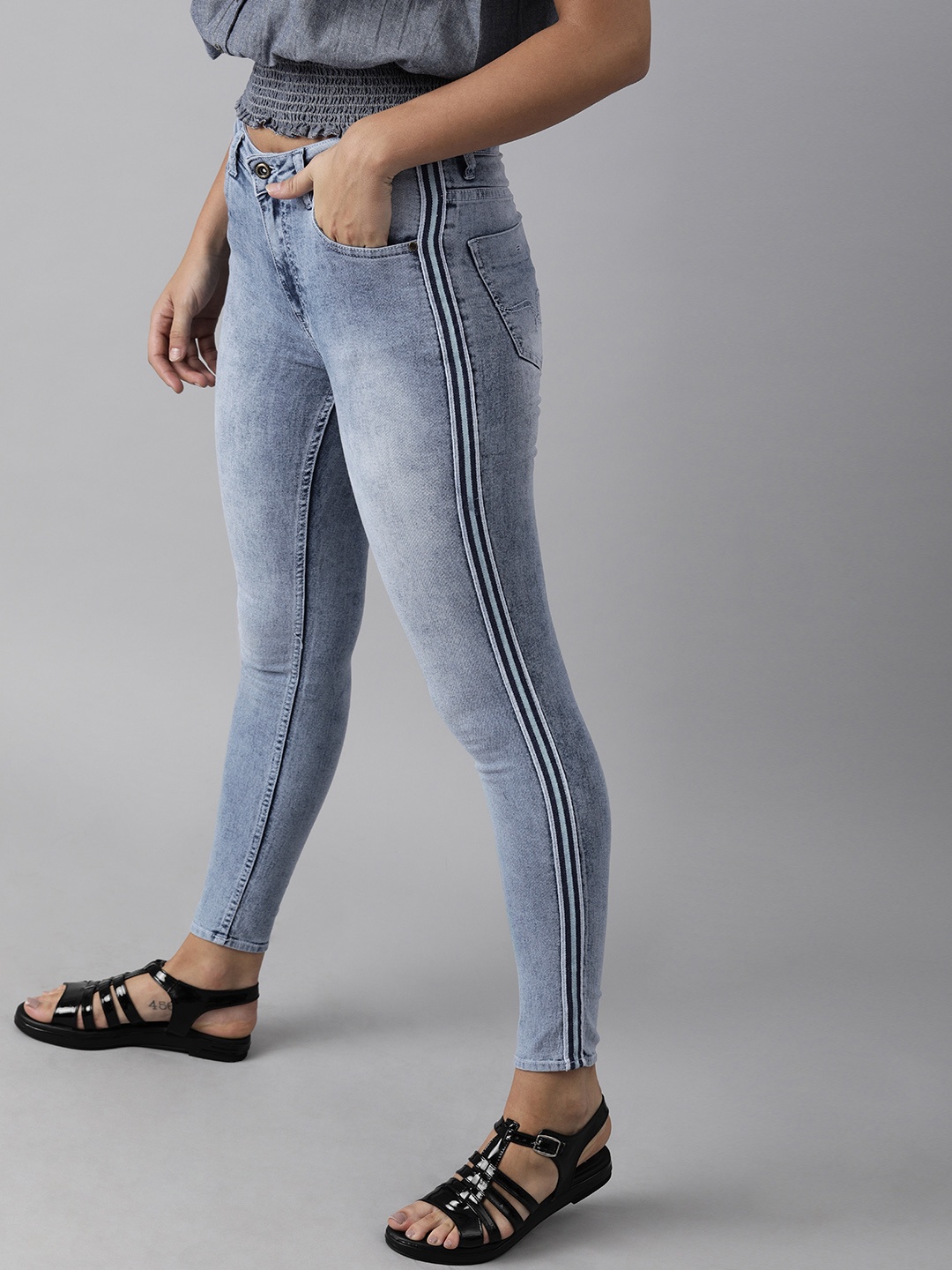 

The Roadster Lifestyle Co Women Blue Super Skinny Fit Mid-Rise Clean Look Stretchable Jeans