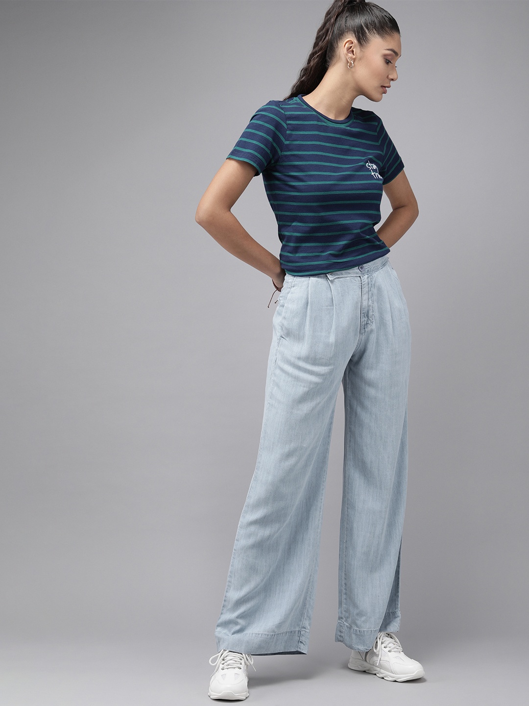 

The Roadster Lifestyle Co Women Light Blue Wide Leg Jeans