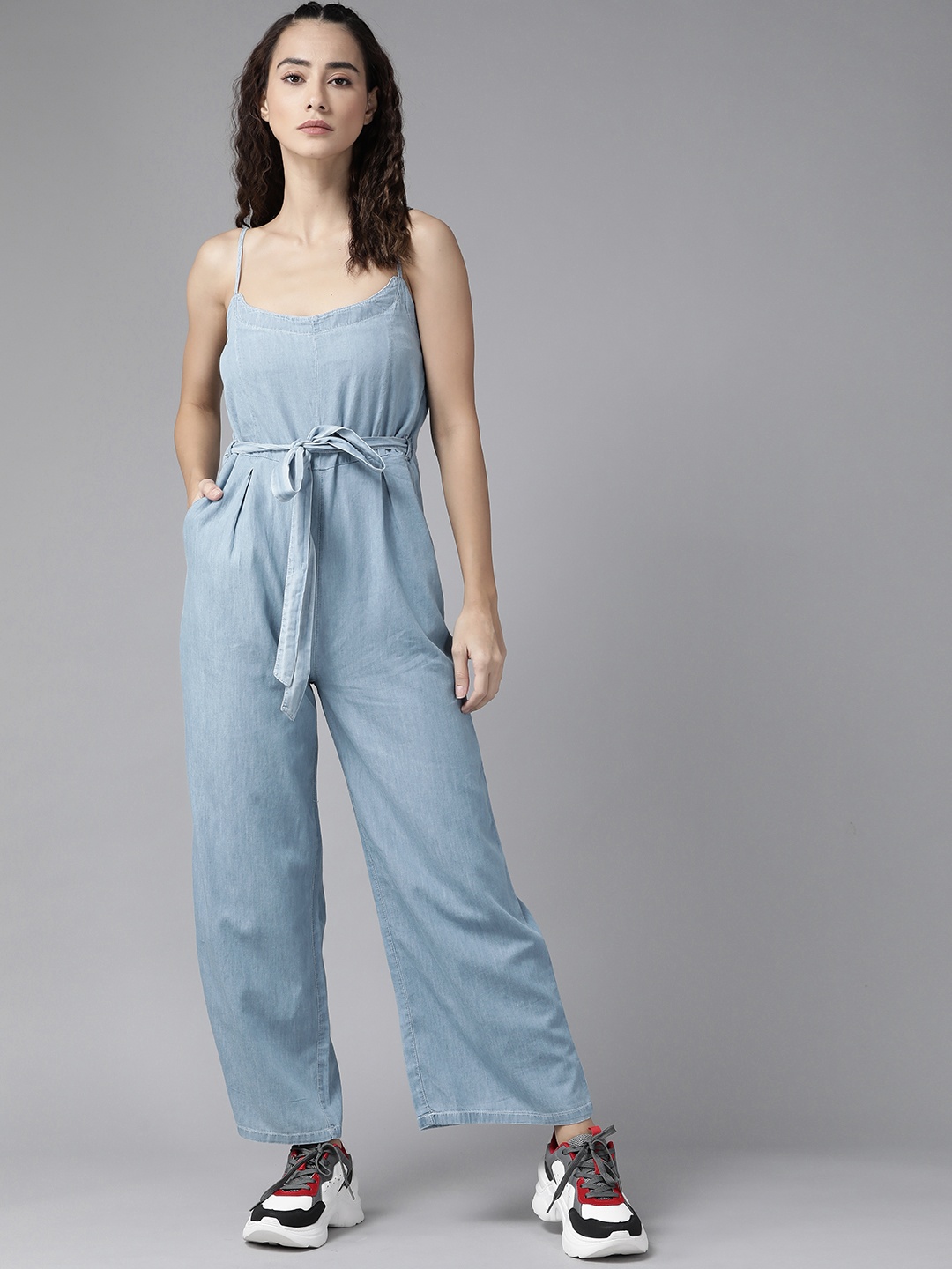 

The Roadster Lifestyle Co Blue Pure Cotton Solid Belted Wide Leg Jumpsuit
