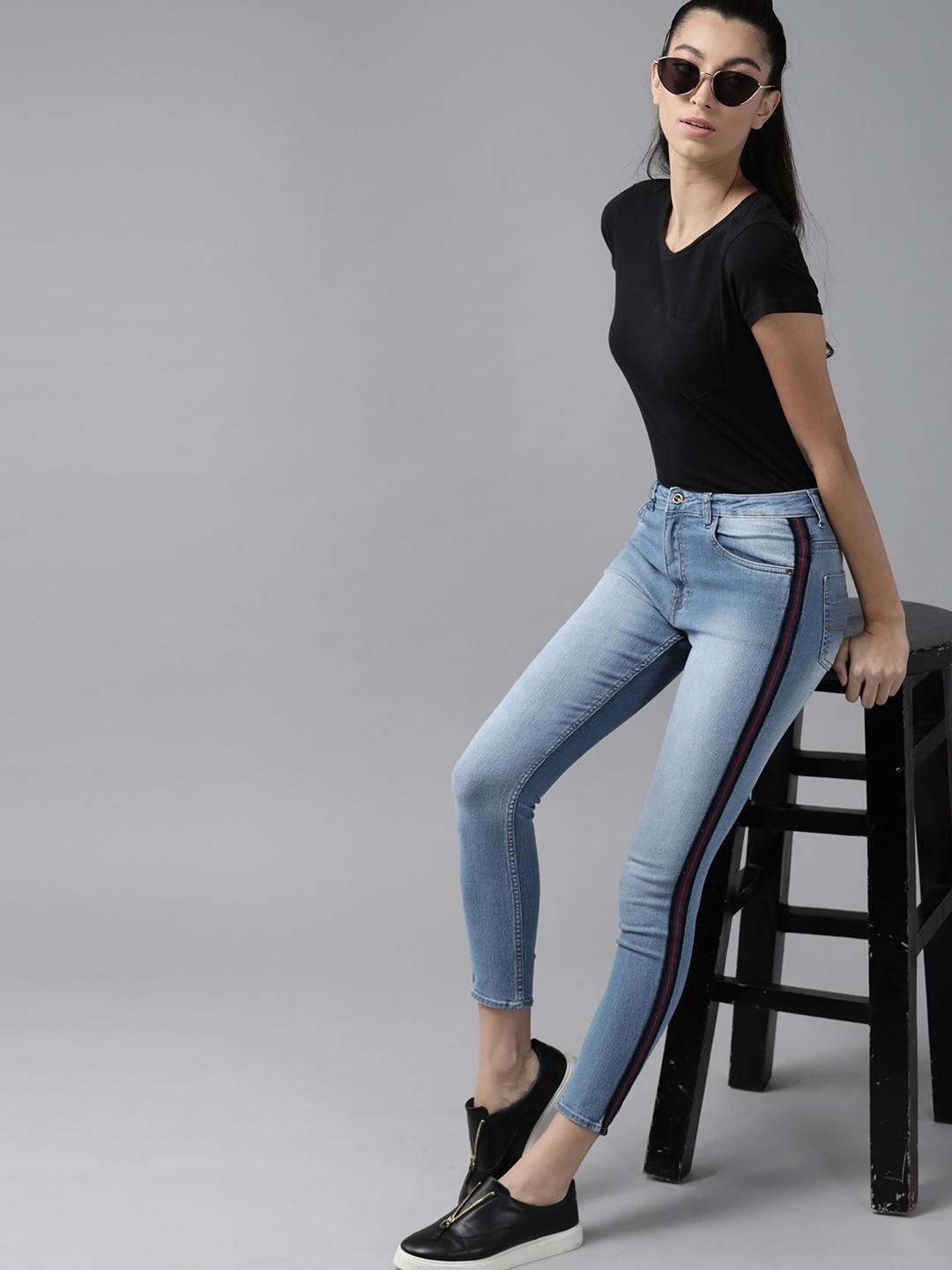 

The Roadster Lifestyle Co Women Blue Super Skinny Fit High-Rise Clean Look Stretchable Cropped Jeans