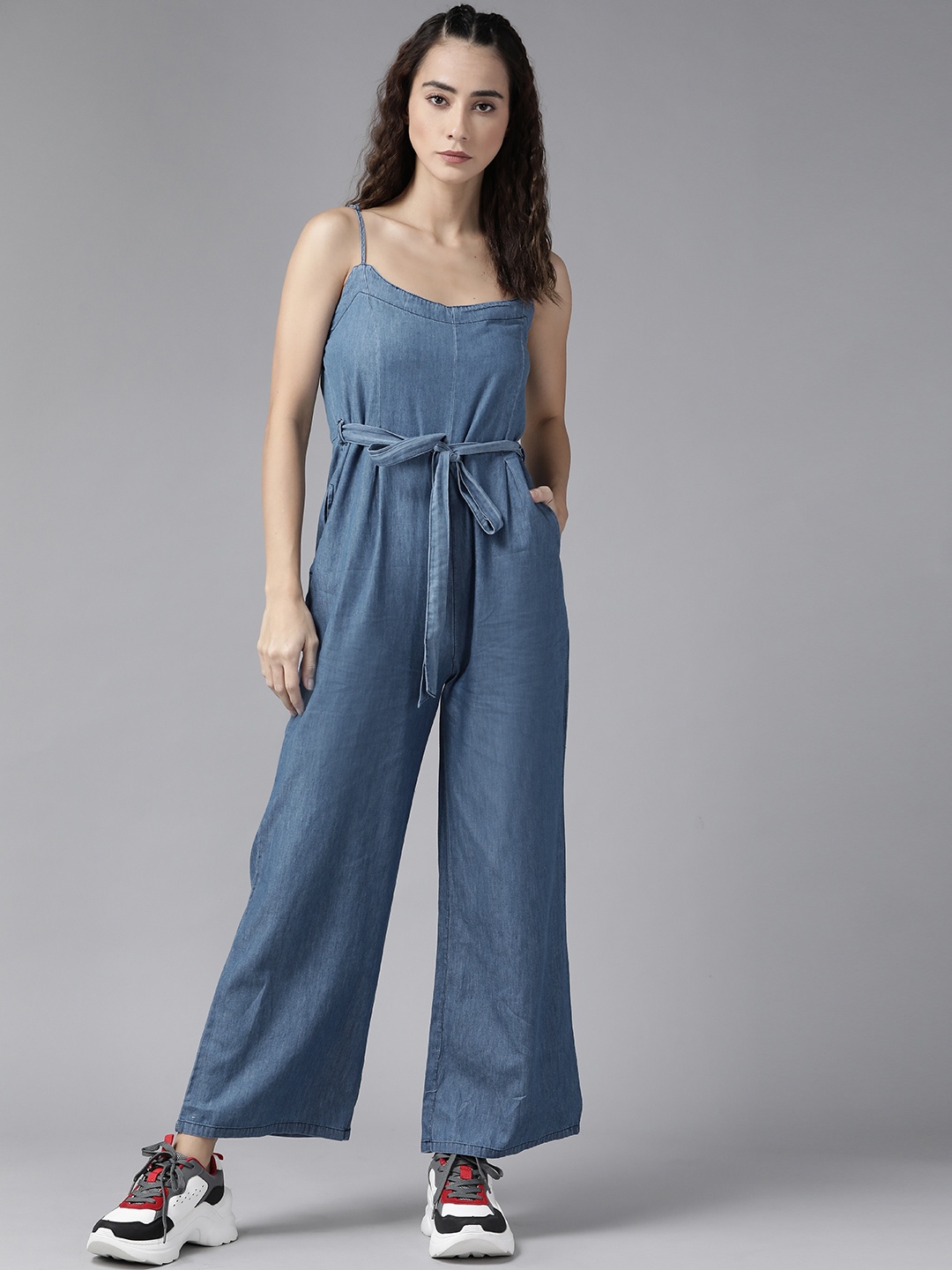 

The Roadster Lifestyle Co Blue Pure Cotton Solid Belted Wide Leg Jumpsuit
