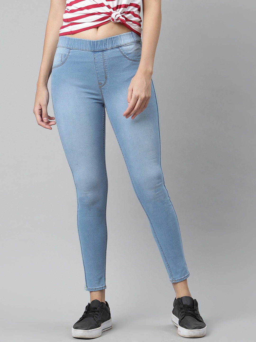 

Roadster Women Blue Skinny Fit Solid Jeggings