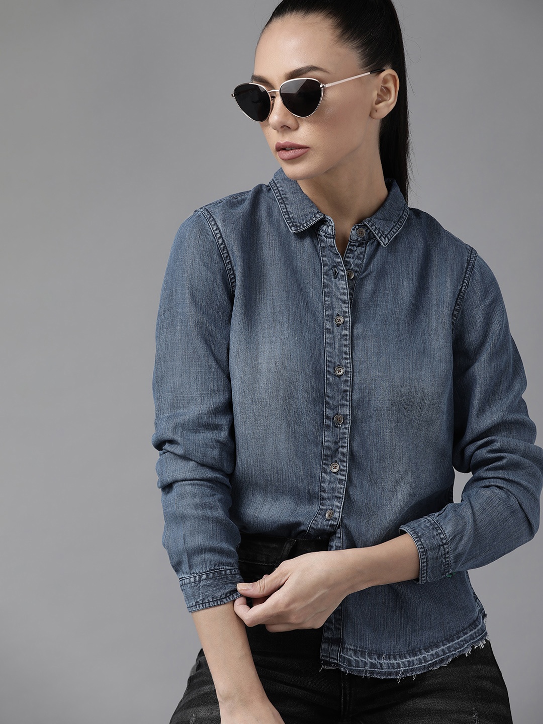 

The Roadster Lifestyle Co Women Navy Blue Solid Denim Casual Shirt