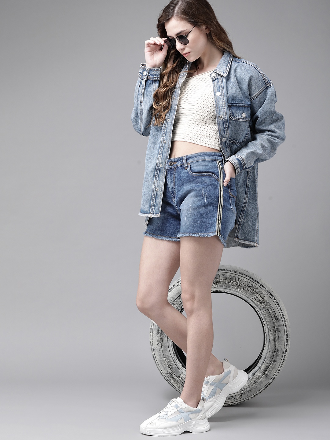 

The Roadster Lifestyle Co Women Navy Blue Denim Shorts