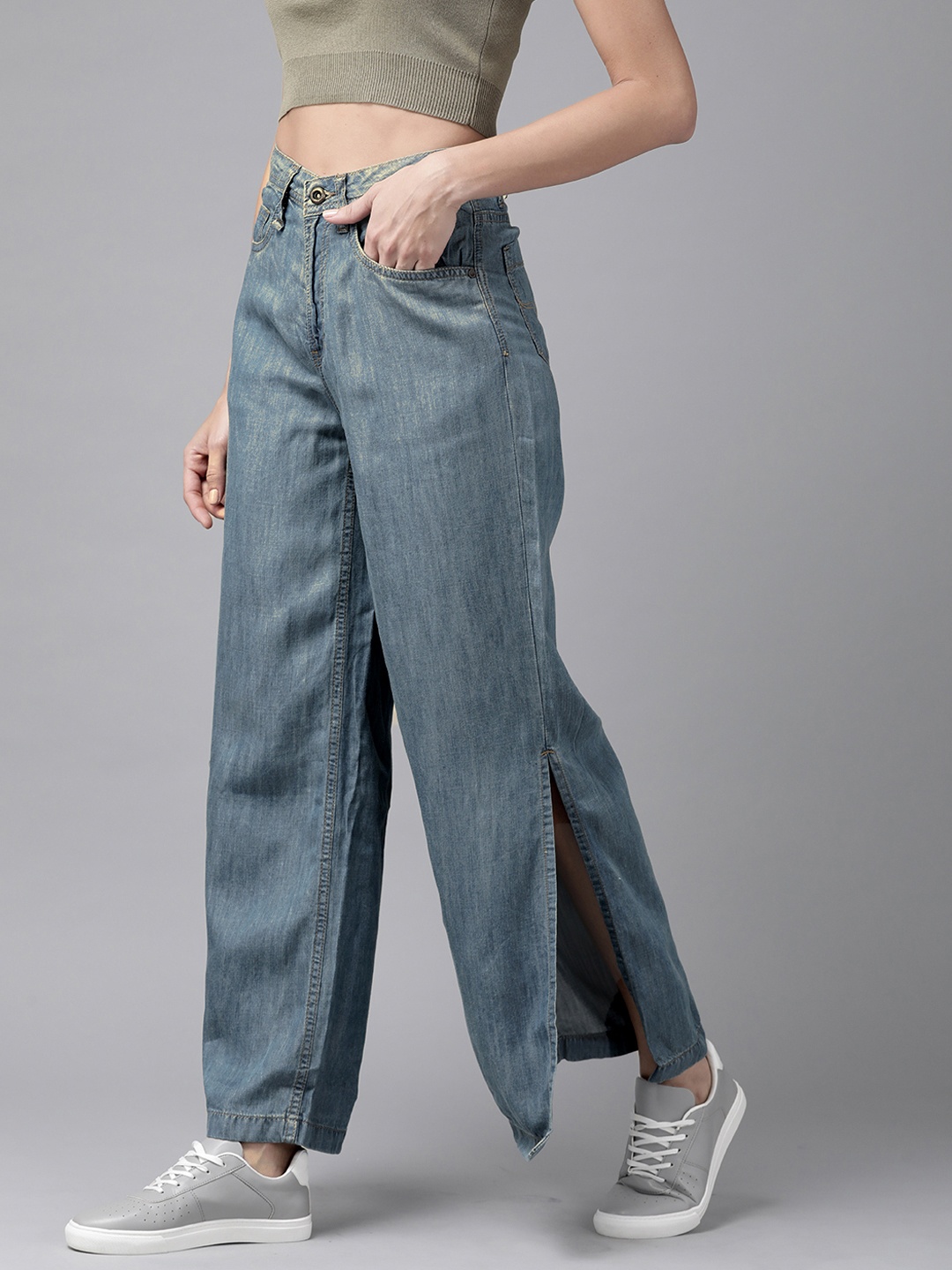 

The Roadster Lifestyle Co Women Blue High Rise Wide Leg Slit Jeans