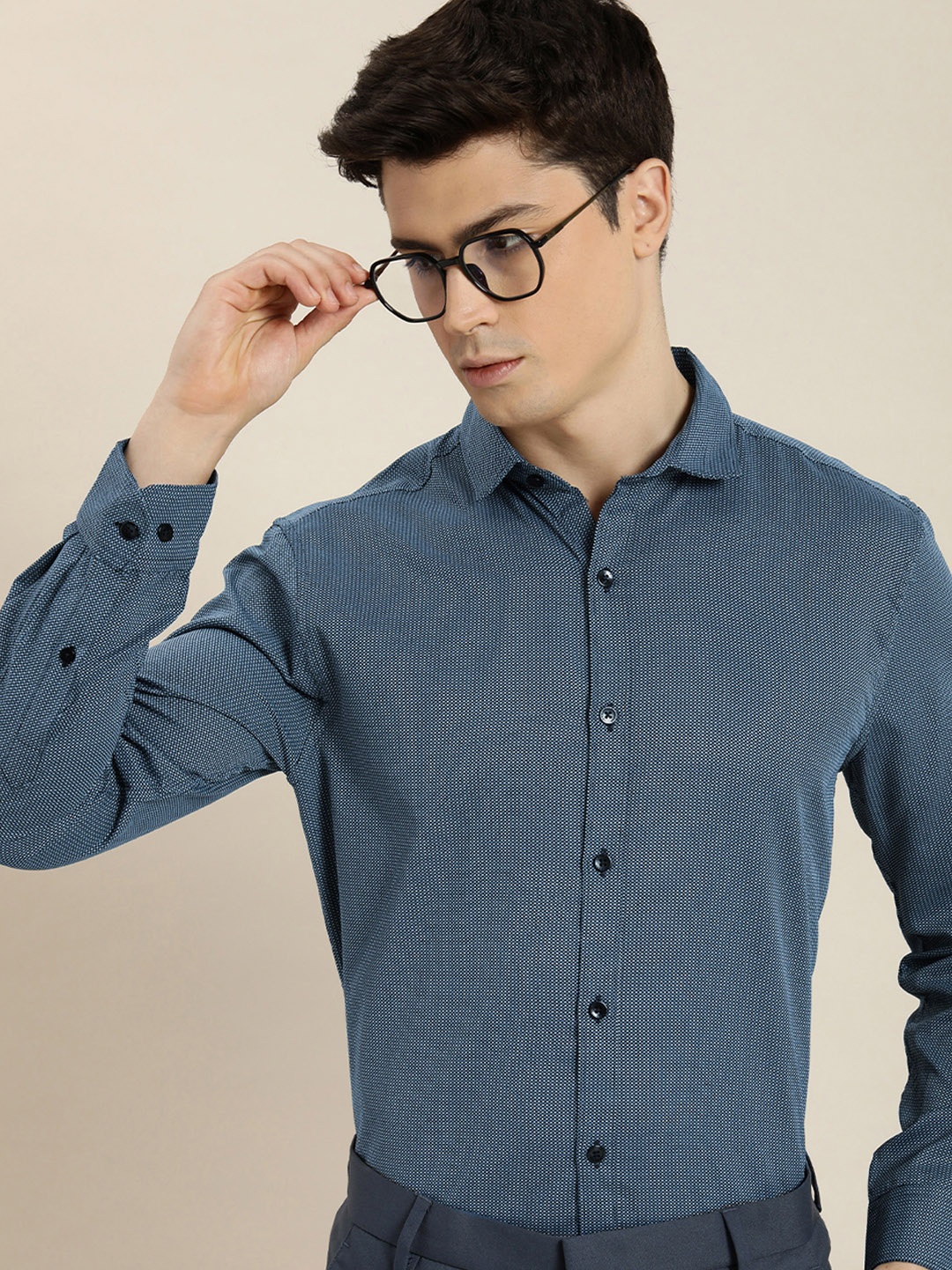 

INVICTUS Men Pure Cotton Slim Fit Micro Checks Formal Shirt, Blue