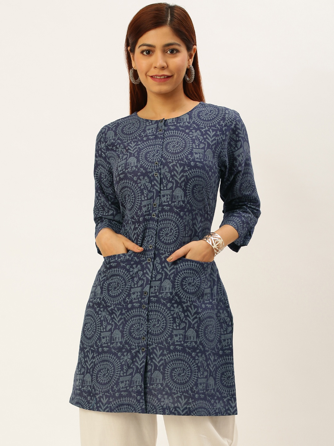 

FLAVIDO Women's Navy Blue and Grey Varli Printed Kurti