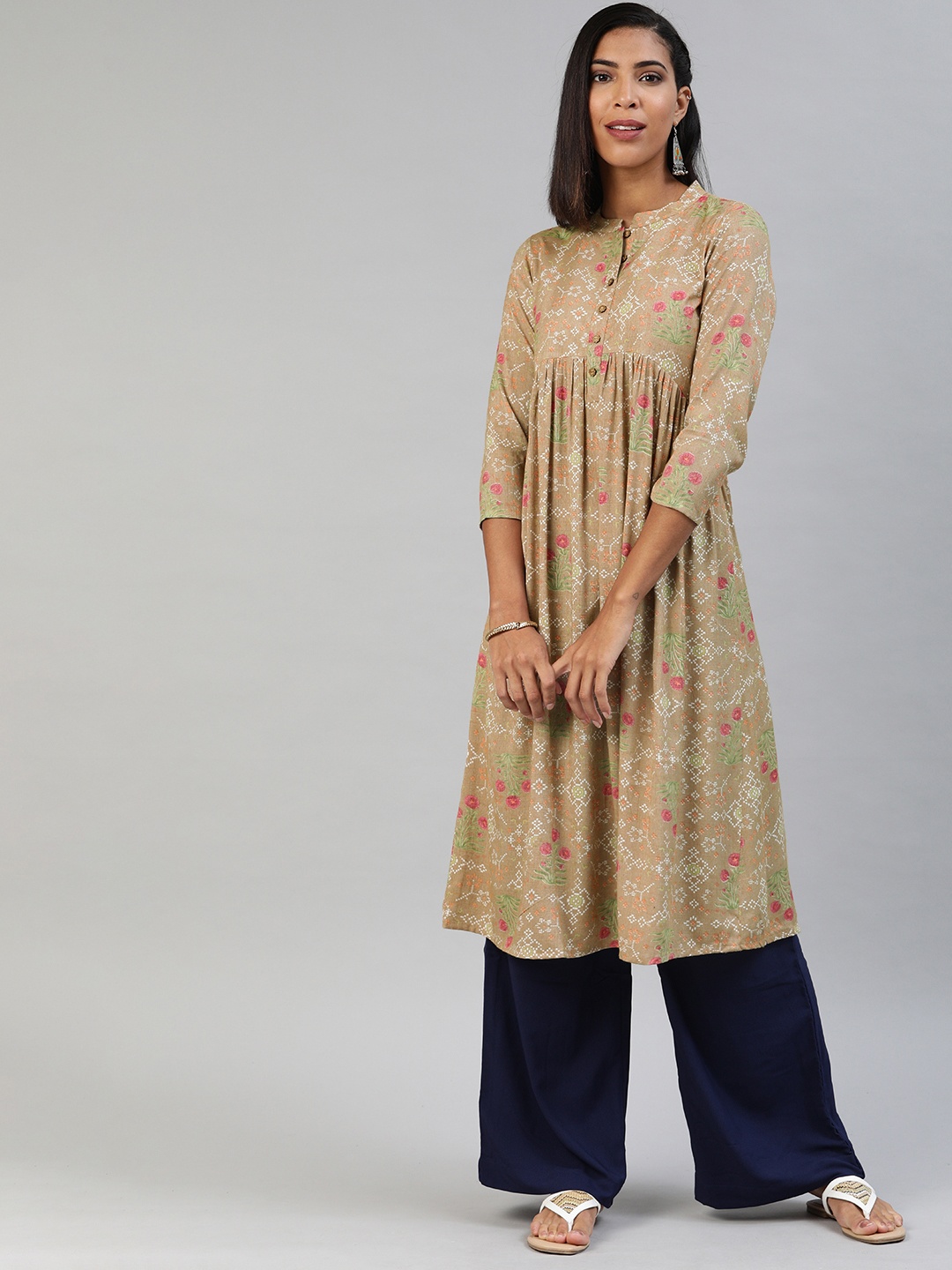 

AHIKA Women Beige & Pink Printed Anarkali Kurta