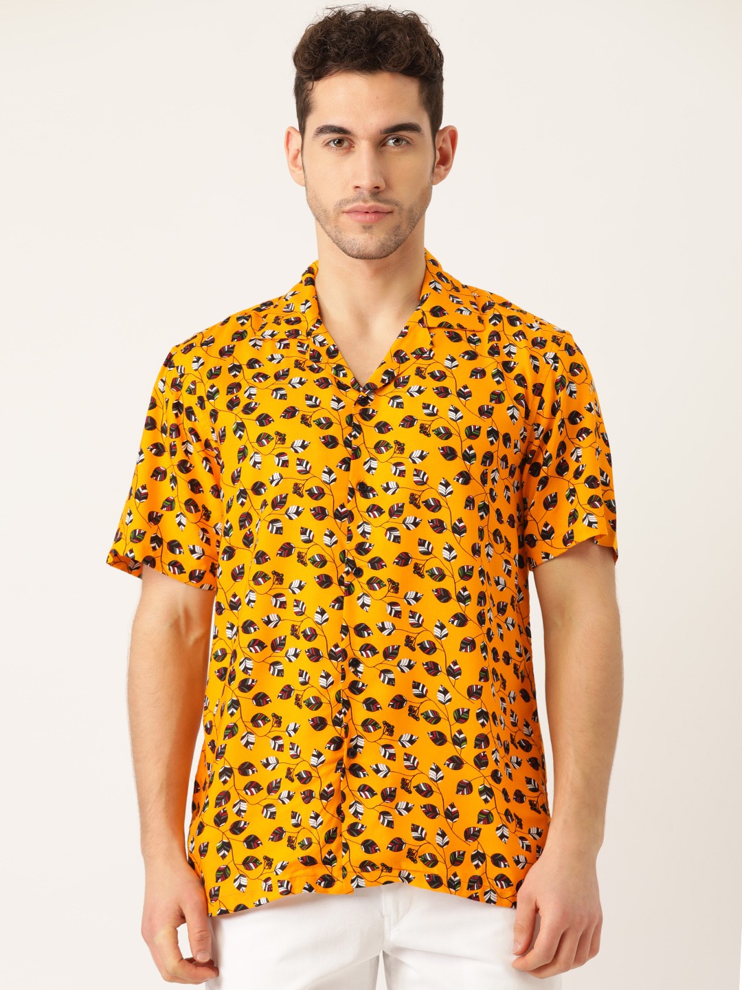 

Hancock Men Yellow & Black Regular Relaxed Fit Leaf Print Casual Shirt