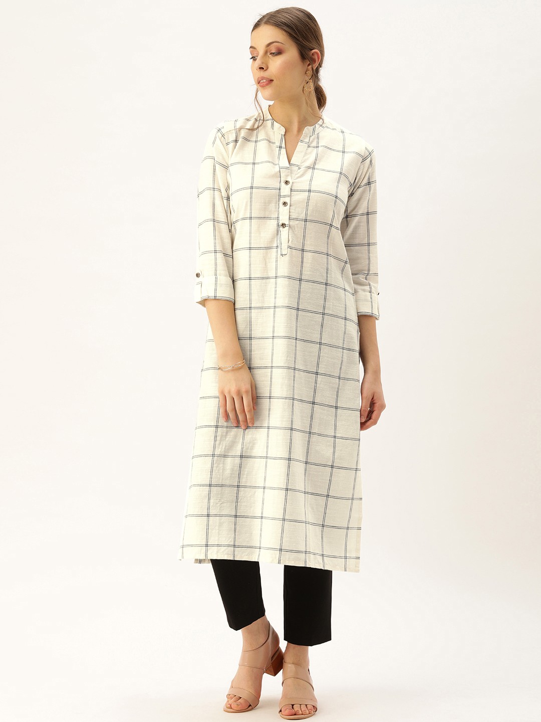 

AMUKTI Women Off-White & Navy Blue Checked Straight Kurta