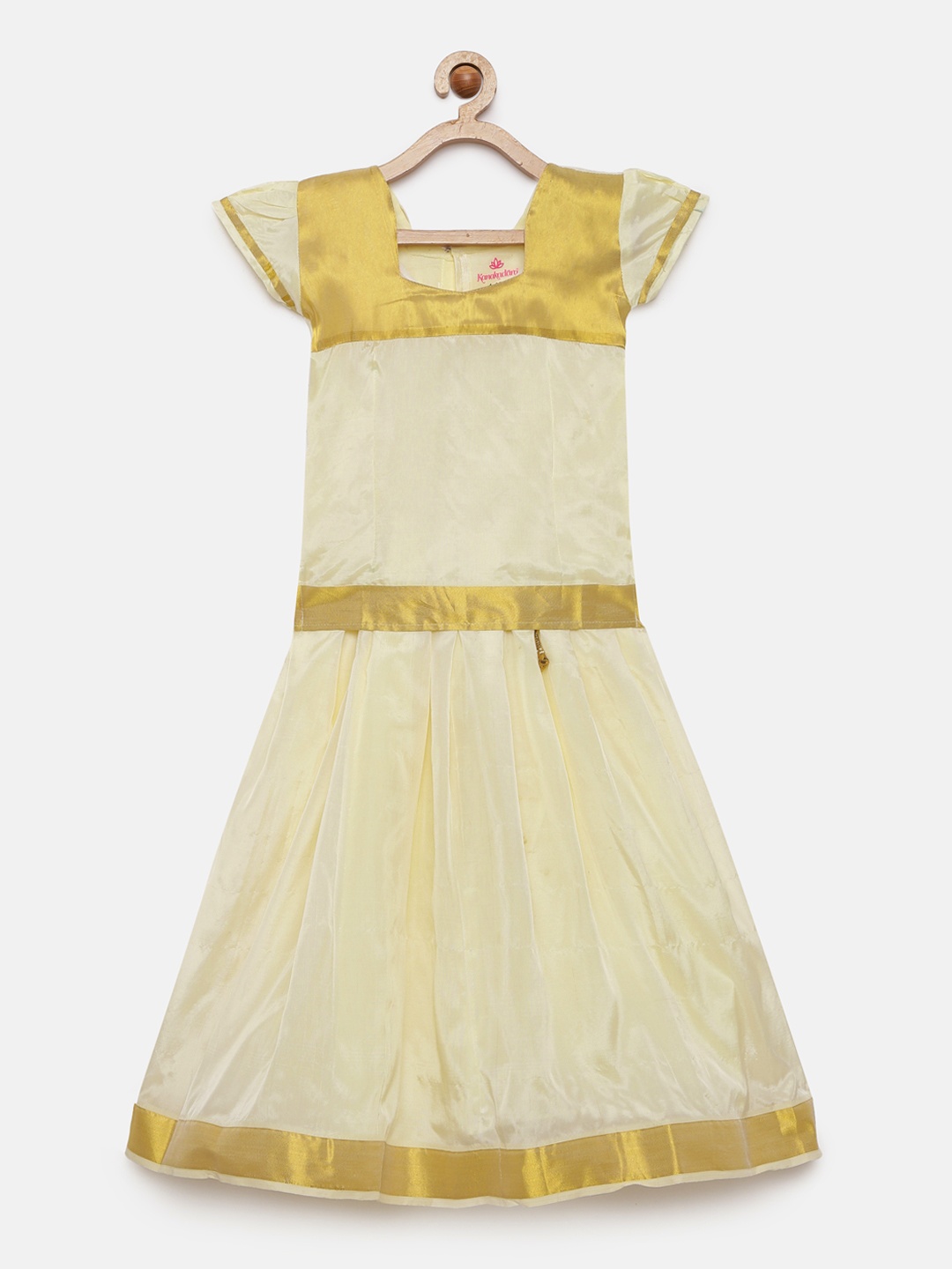 

Kanakadara Off-White & Gold-Toned Ready to Wear Pattu Pavadai