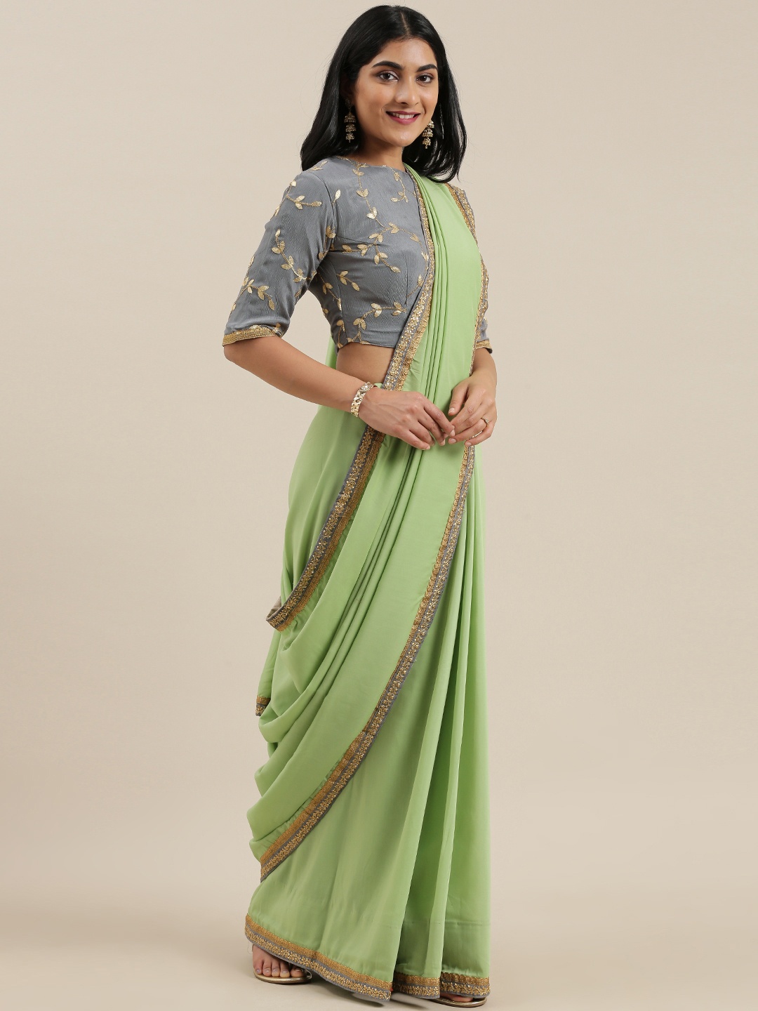 

Ethnovog Saree With Stitched Blouse, Green